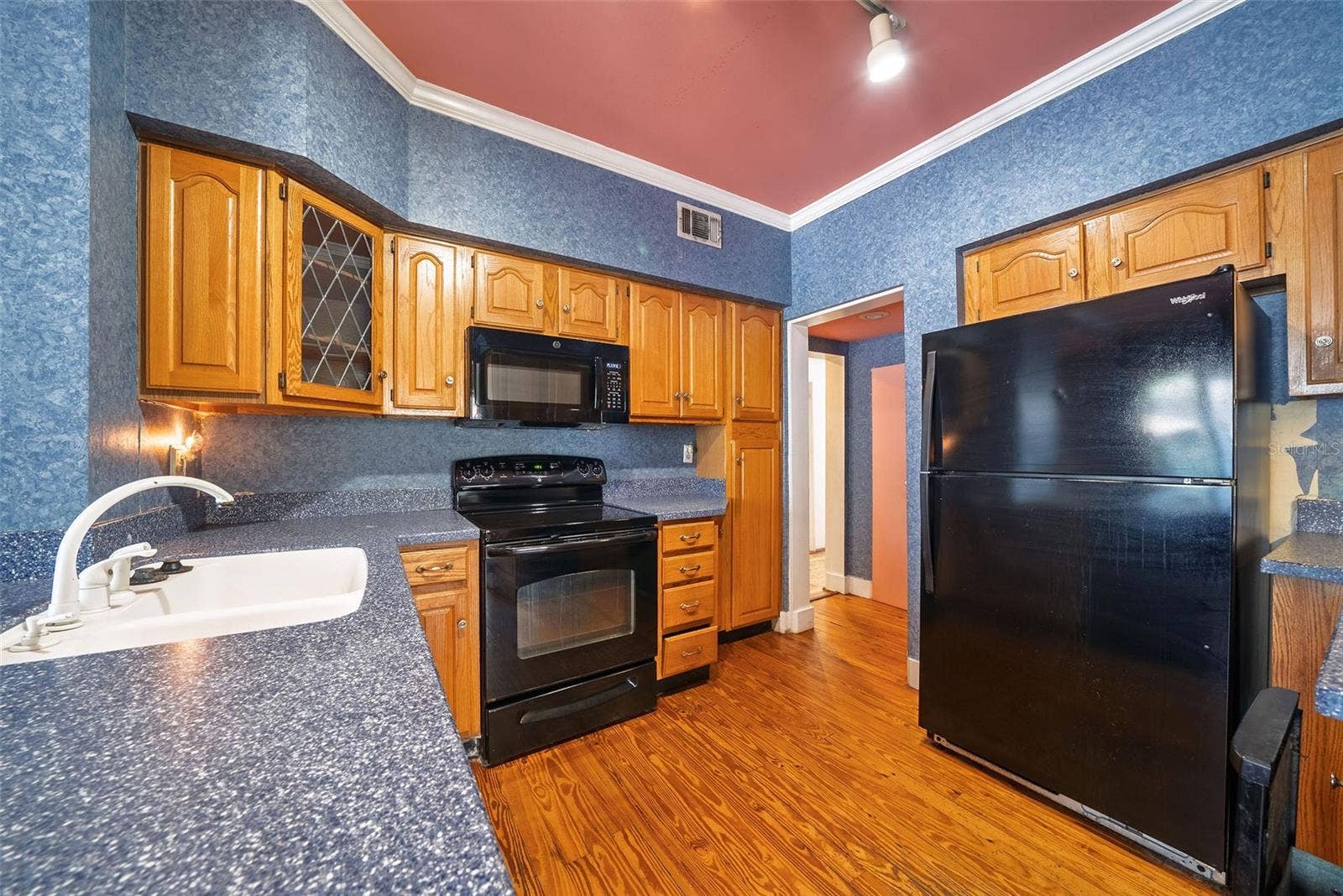 813 GREENWOOD STREET, Orlando, FL 32801 813 GREENWOOD STREET, Orlando, FL 32801