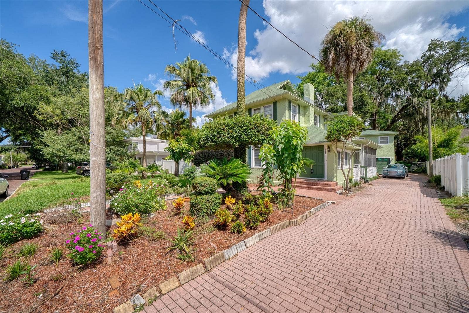 813 GREENWOOD STREET, Orlando, FL 32801 813 GREENWOOD STREET, Orlando, FL 32801