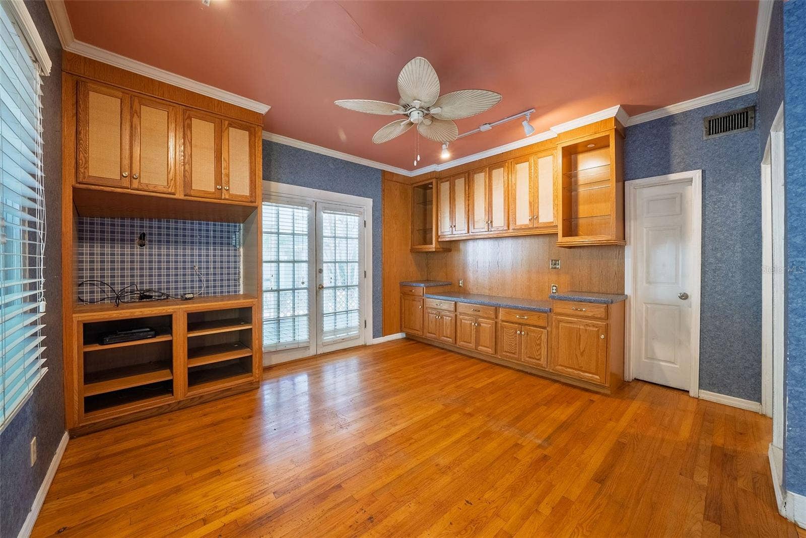 813 GREENWOOD STREET, Orlando, FL 32801 813 GREENWOOD STREET, Orlando, FL 32801