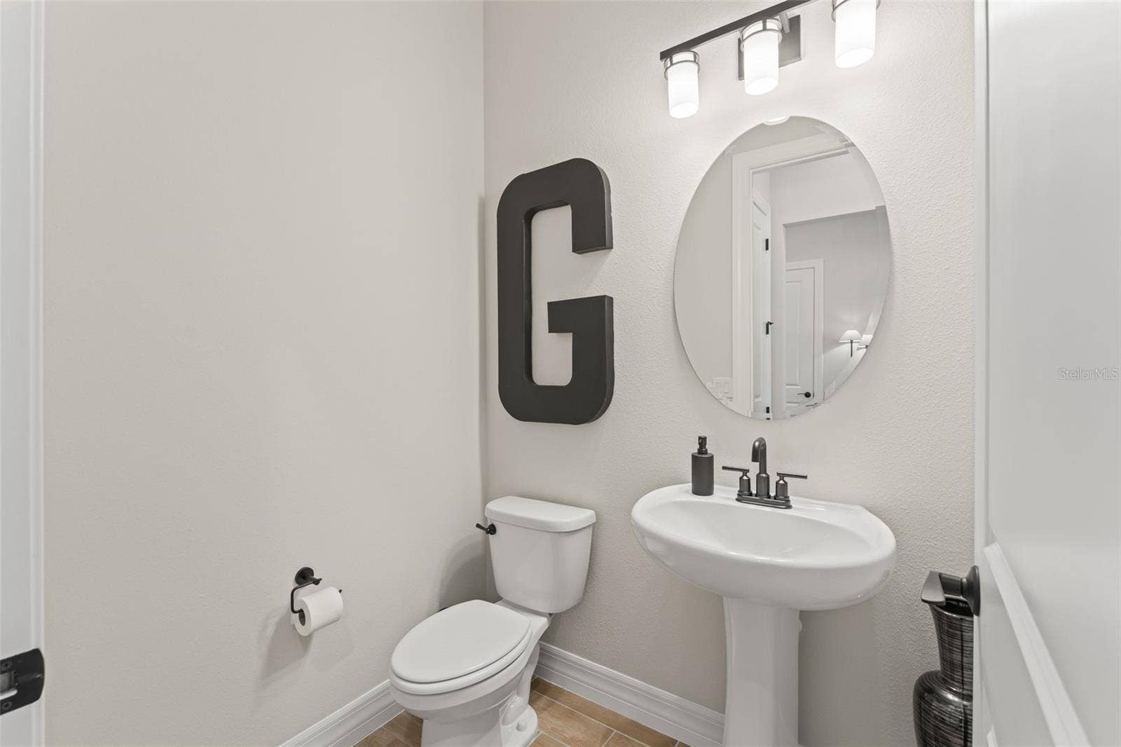 3292 WINDBEAM COURT, Winter Garden, FL 34787 Half bath off of hall