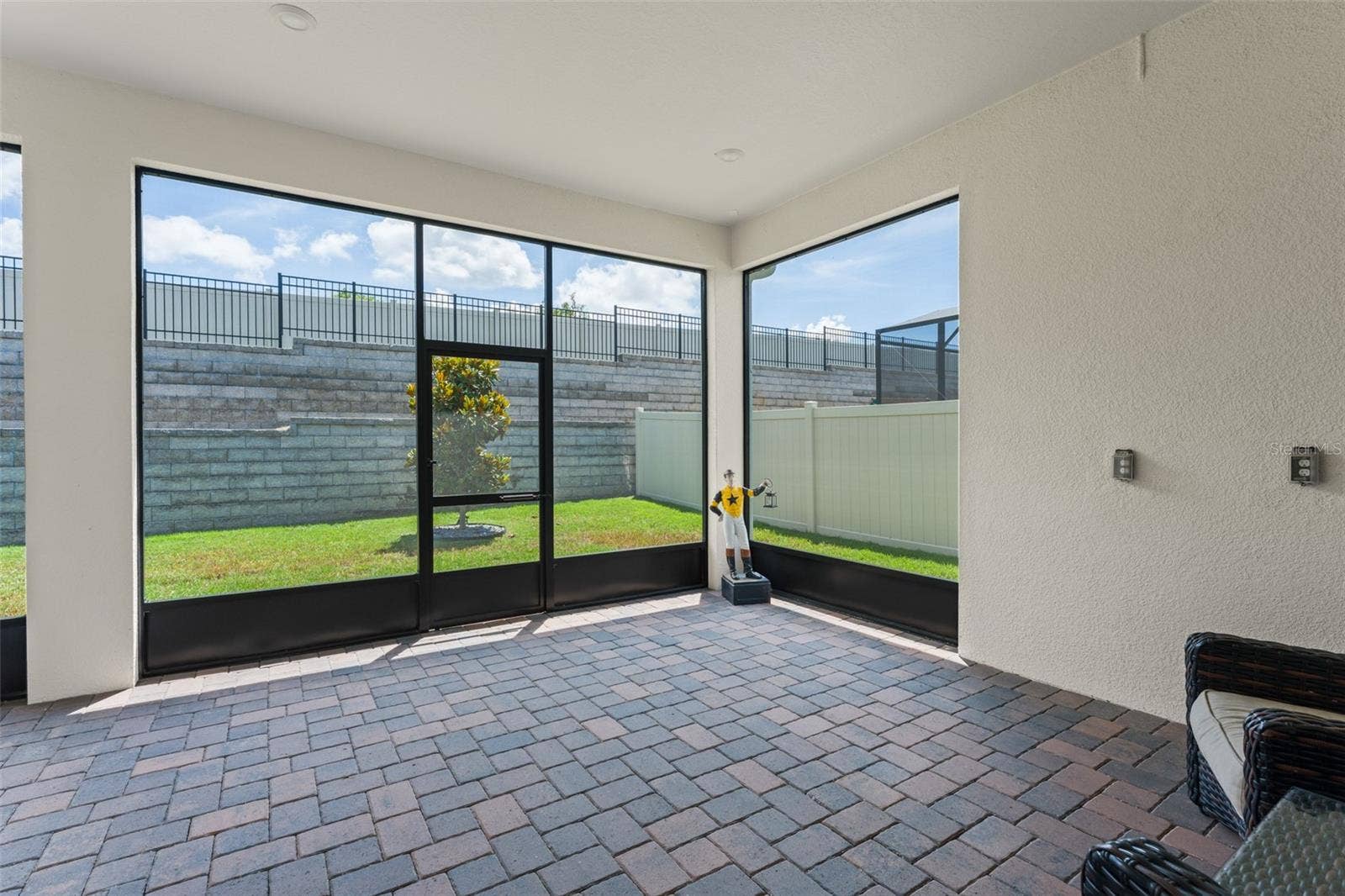 3292 WINDBEAM COURT, Winter Garden, FL 34787 Fully screened in Oversized Patio