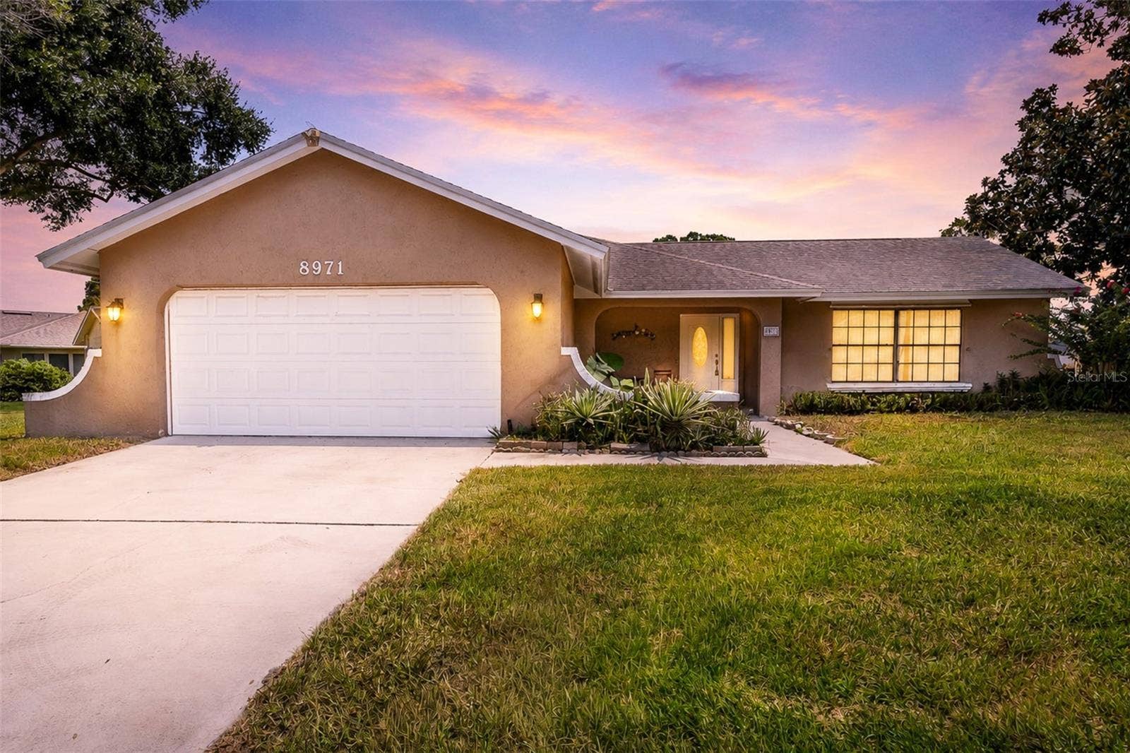 8971 ANGELICA DRIVE, Orlando, FL 32836 8971 ANGELICA DRIVE, Orlando, FL 32836