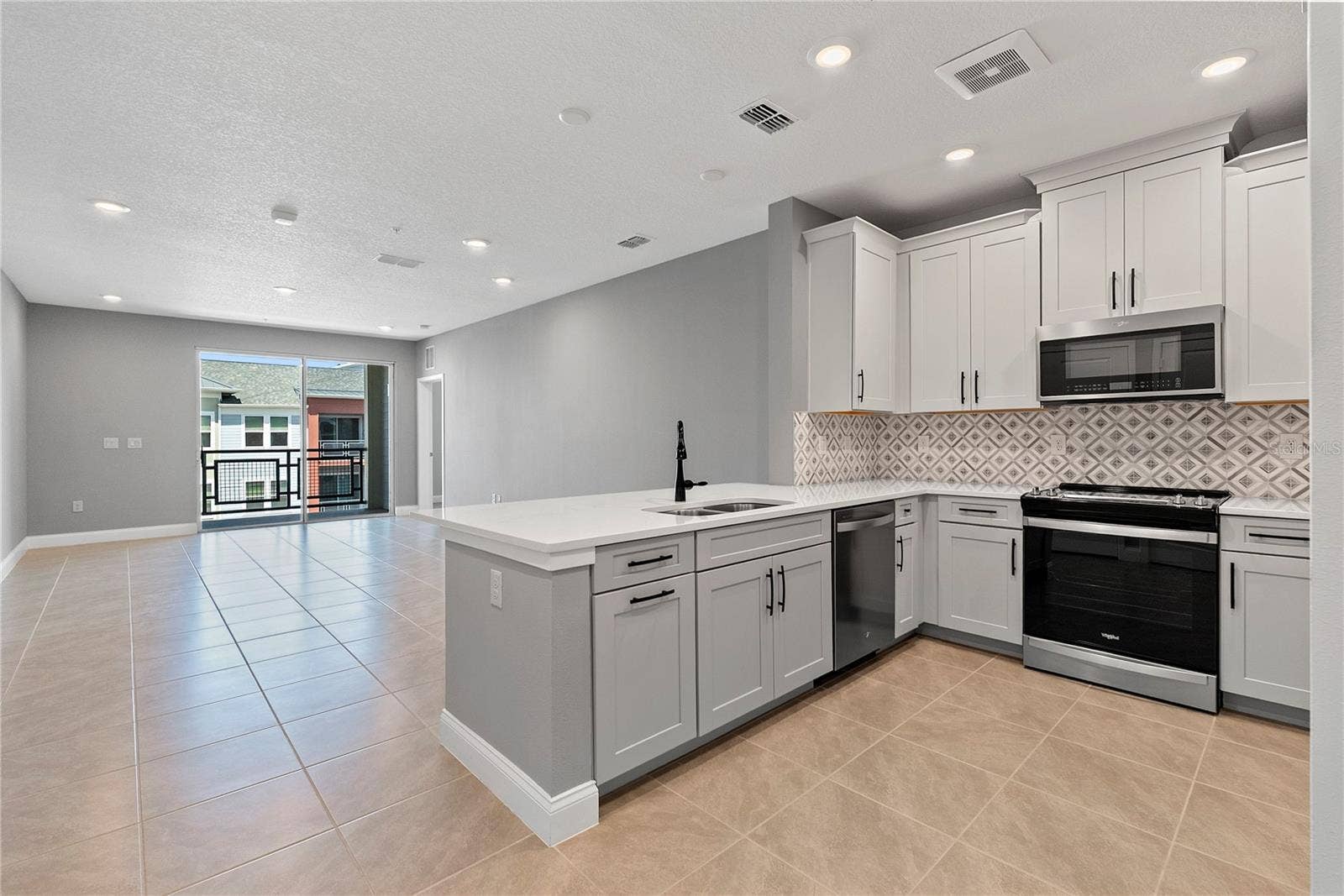 7557 LAUREATE BOULEVARD, #6401, Orlando, FL 32827 7557 LAUREATE BOULEVARD, #6401, Orlando, FL 32827