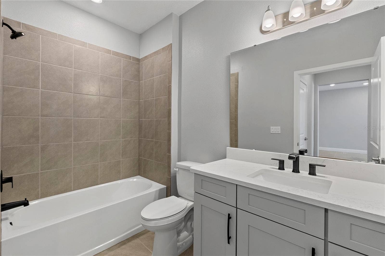 7557 LAUREATE BOULEVARD, #6401, Orlando, FL 32827 7557 LAUREATE BOULEVARD, #6401, Orlando, FL 32827
