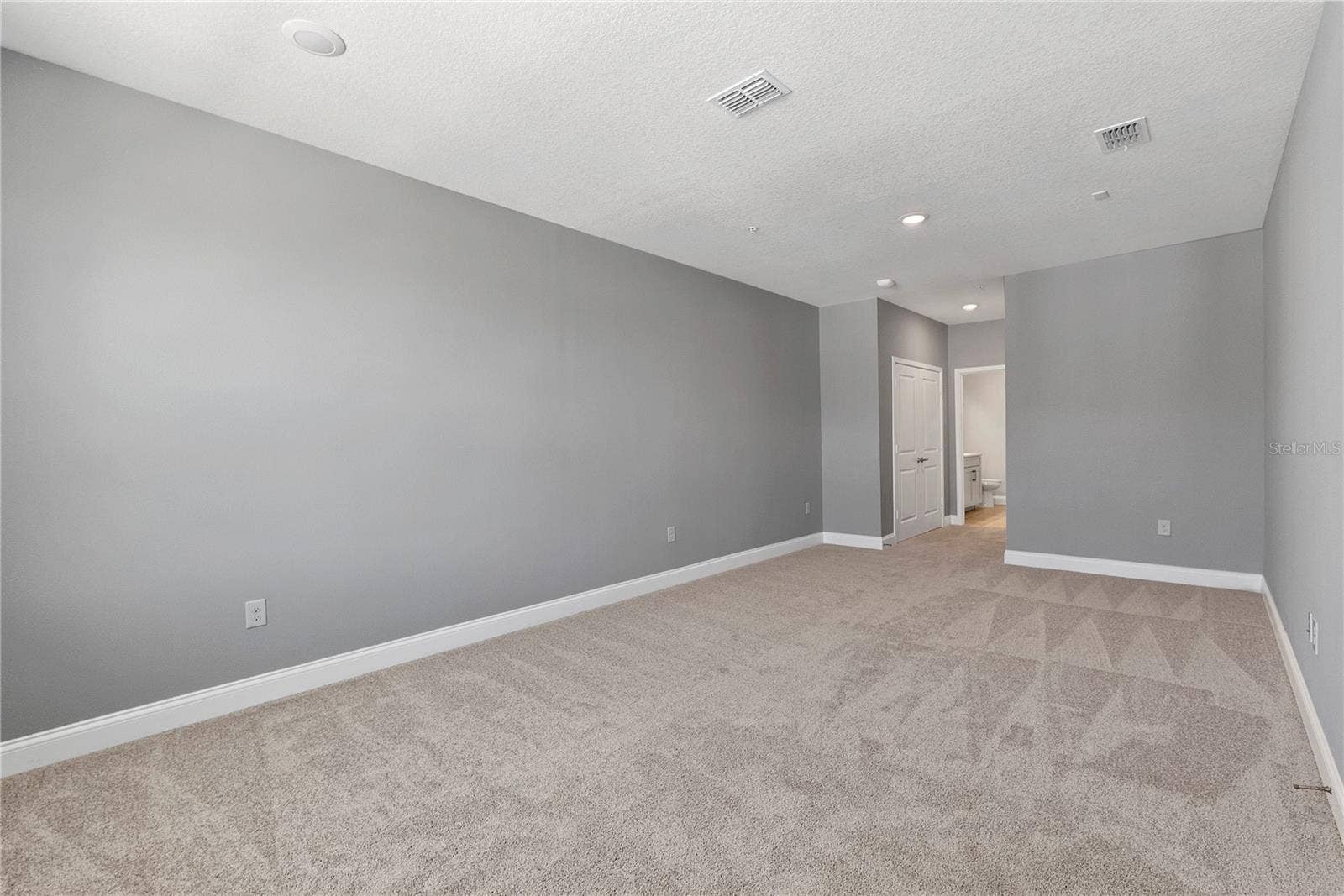7557 LAUREATE BOULEVARD, #6401, Orlando, FL 32827 7557 LAUREATE BOULEVARD, #6401, Orlando, FL 32827