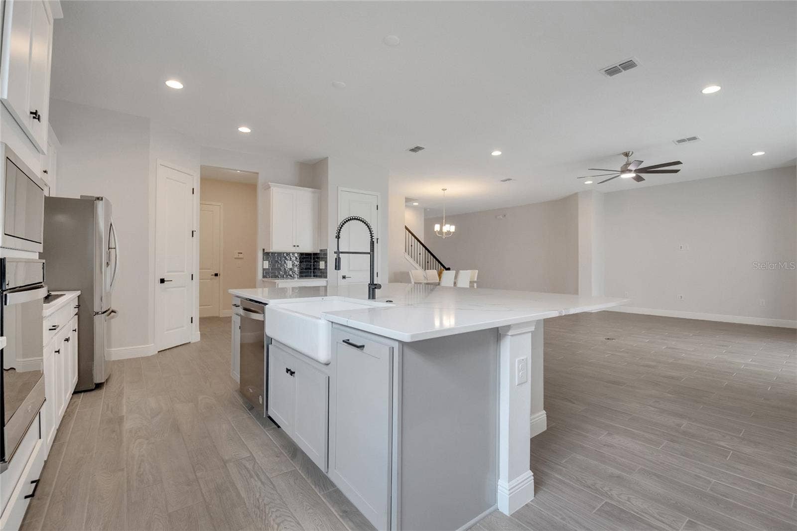 19062 BLUELEAF STREET, Orlando, FL 32827 kitchen