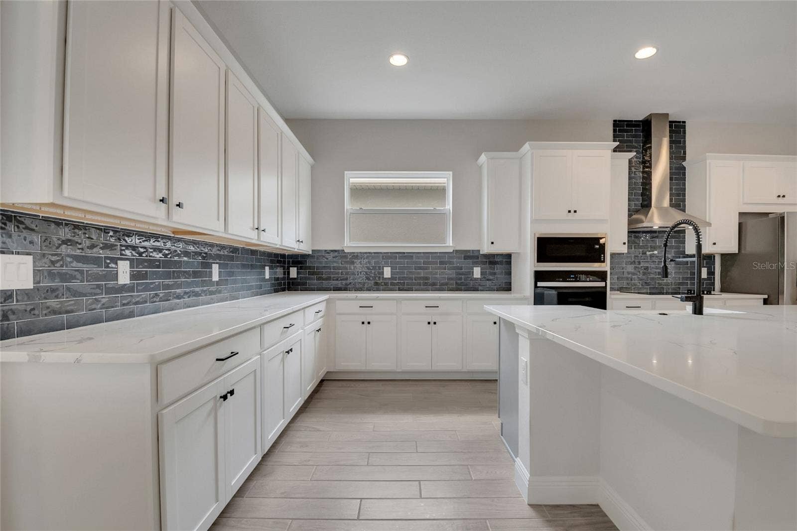 19062 BLUELEAF STREET, Orlando, FL 32827 kitchen