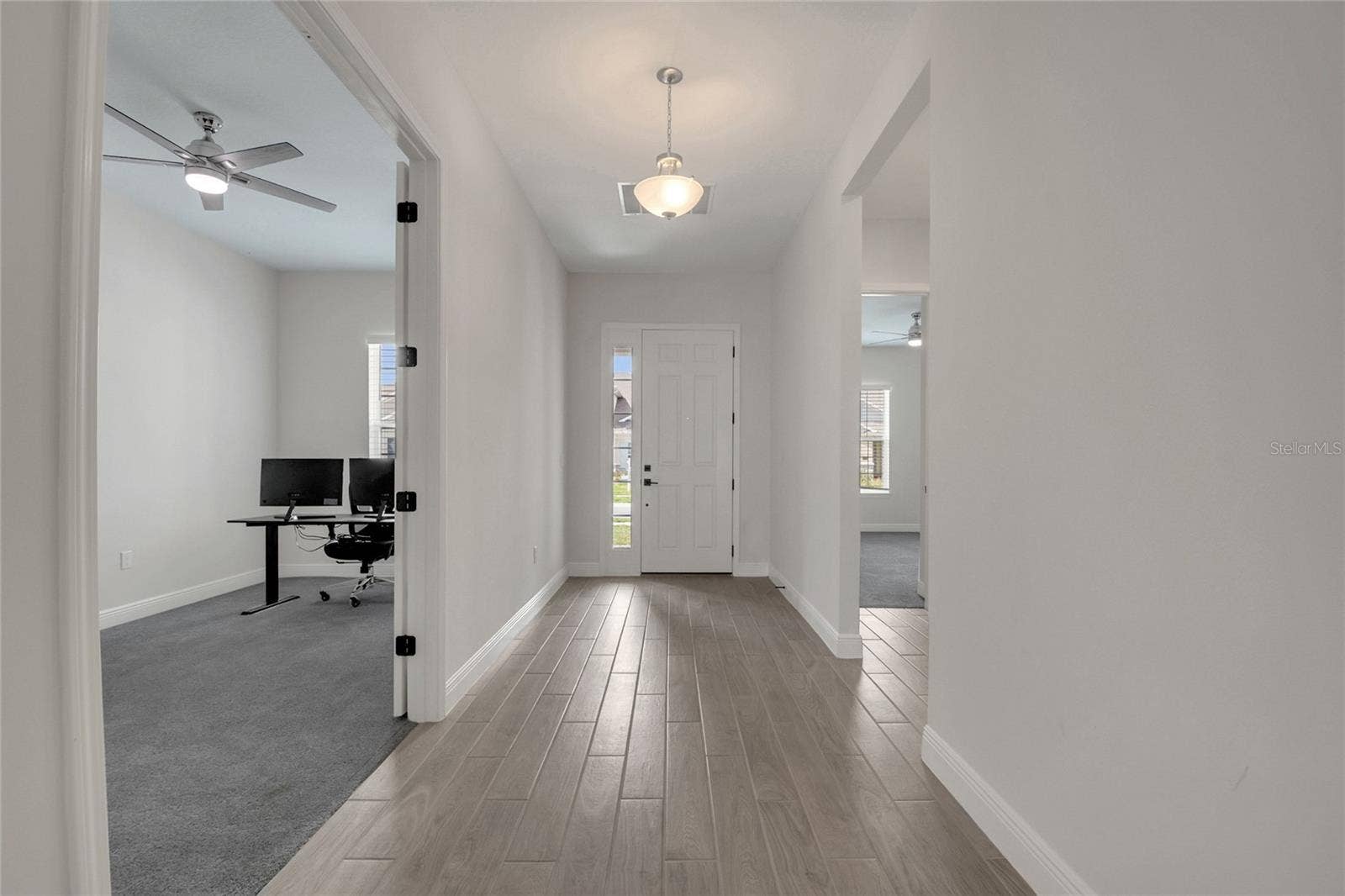 19062 BLUELEAF STREET, Orlando, FL 32827 entrance