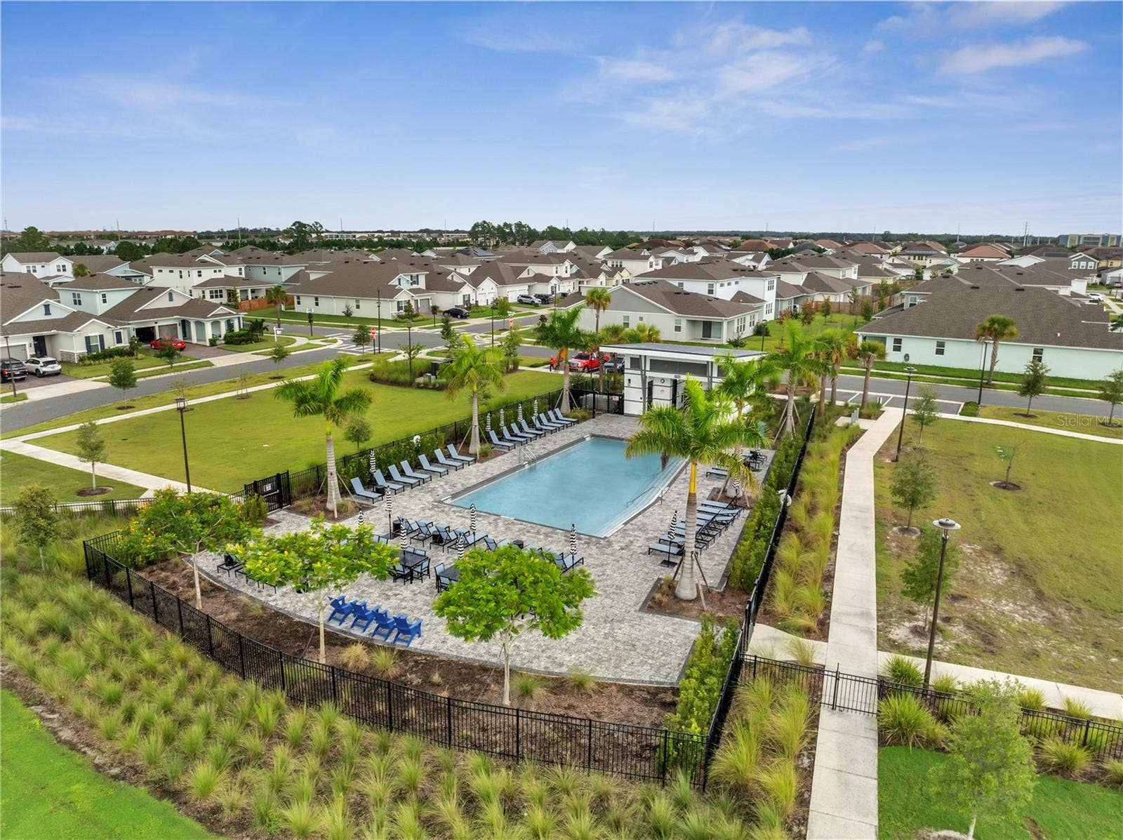 19062 BLUELEAF STREET, Orlando, FL 32827 pool