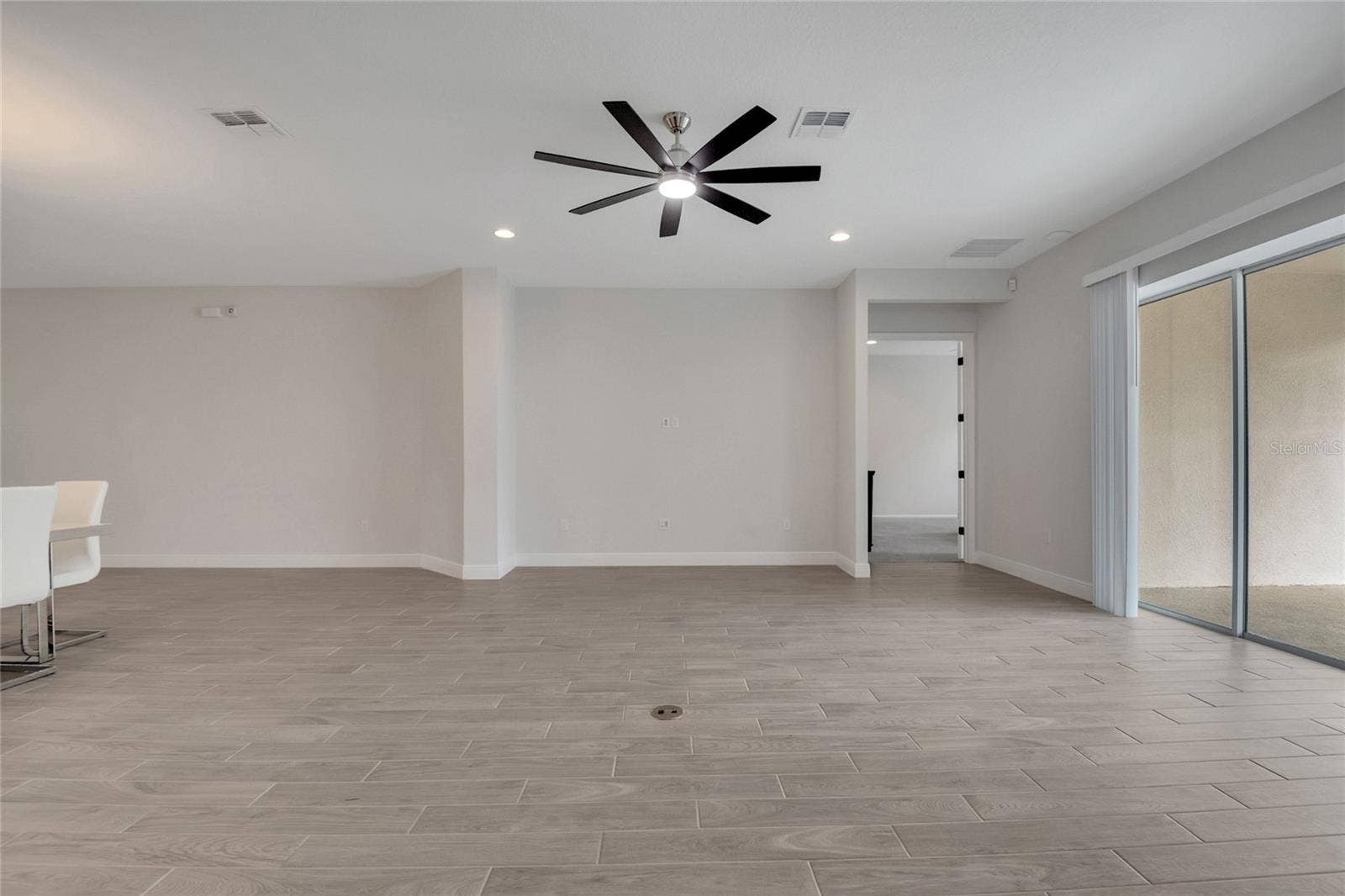 19062 BLUELEAF STREET, Orlando, FL 32827 living room area
