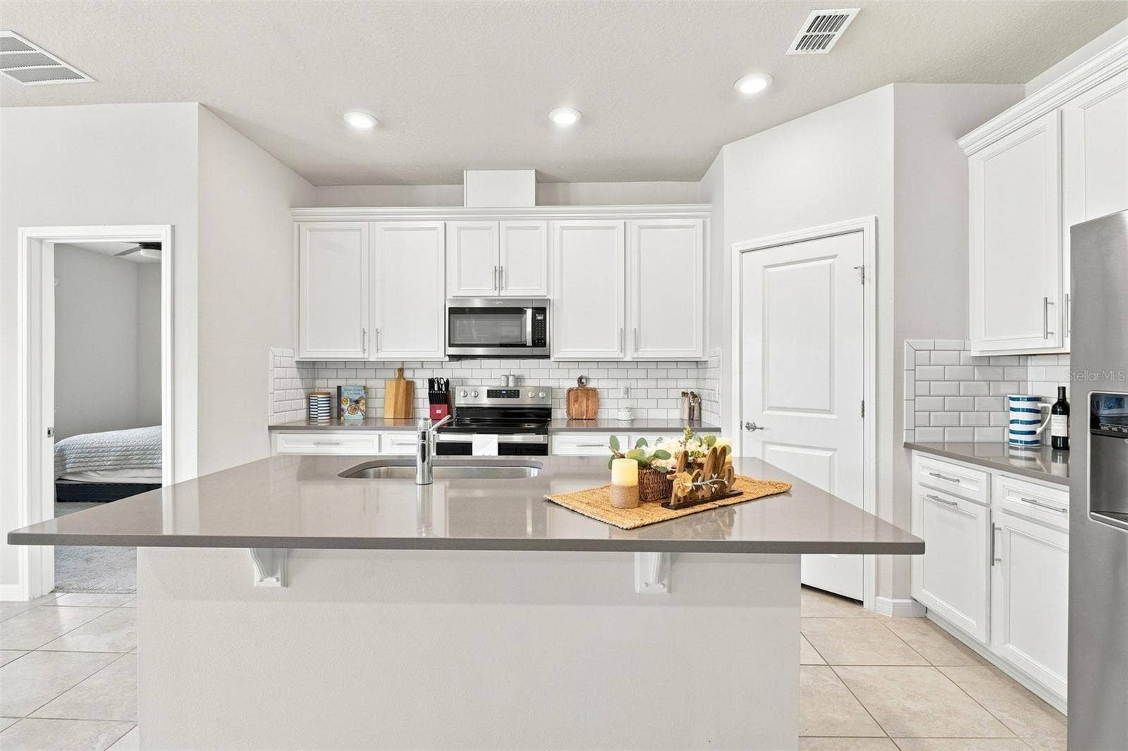 3545 TREETOP STREET, Deland, FL 32724 3545 TREETOP STREET, Deland, FL 32724