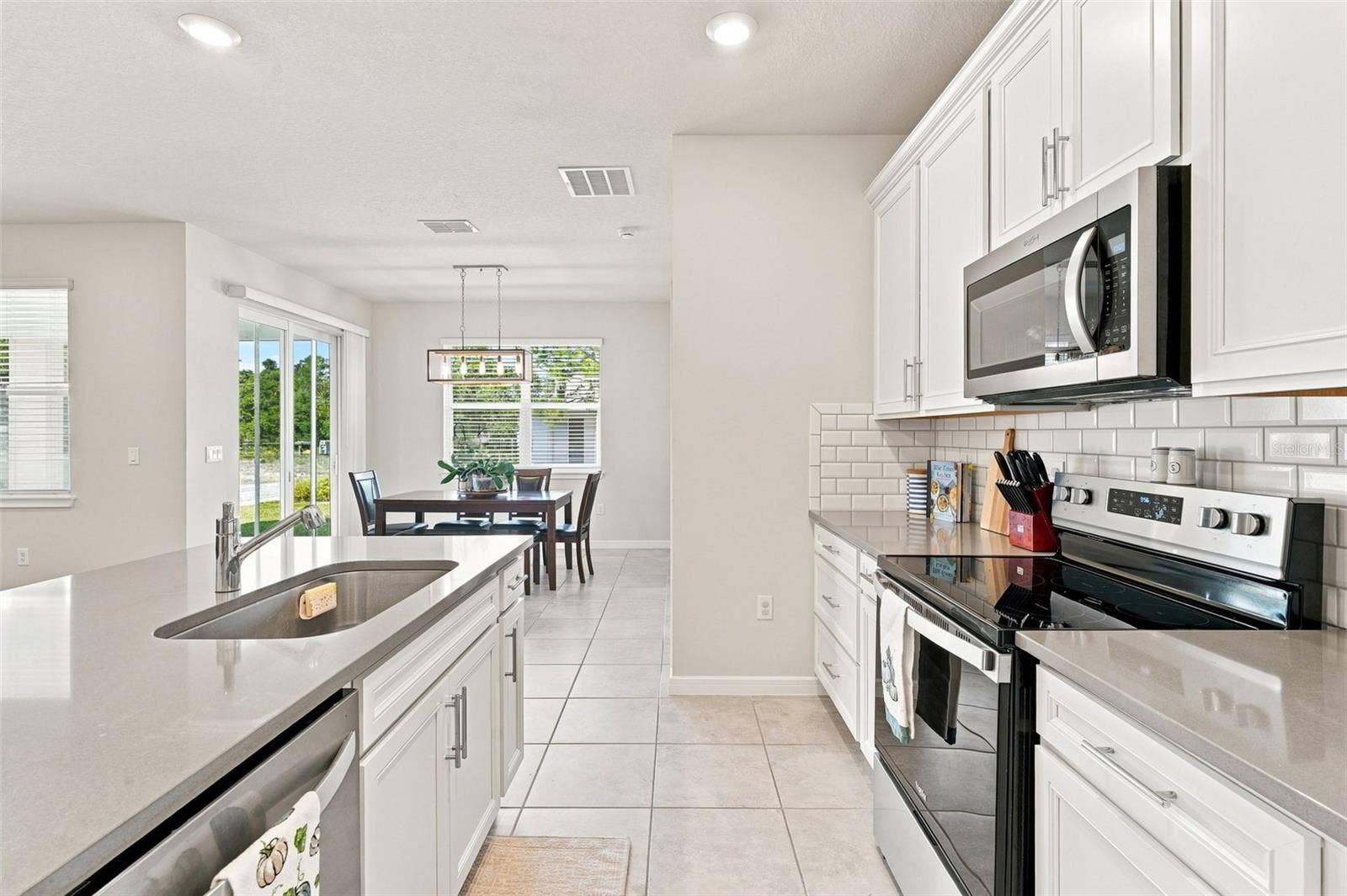 3545 TREETOP STREET, Deland, FL 32724 3545 TREETOP STREET, Deland, FL 32724