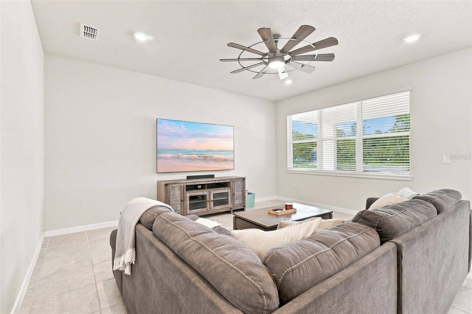 3545 TREETOP STREET, Deland, FL 32724 3545 TREETOP STREET, Deland, FL 32724
