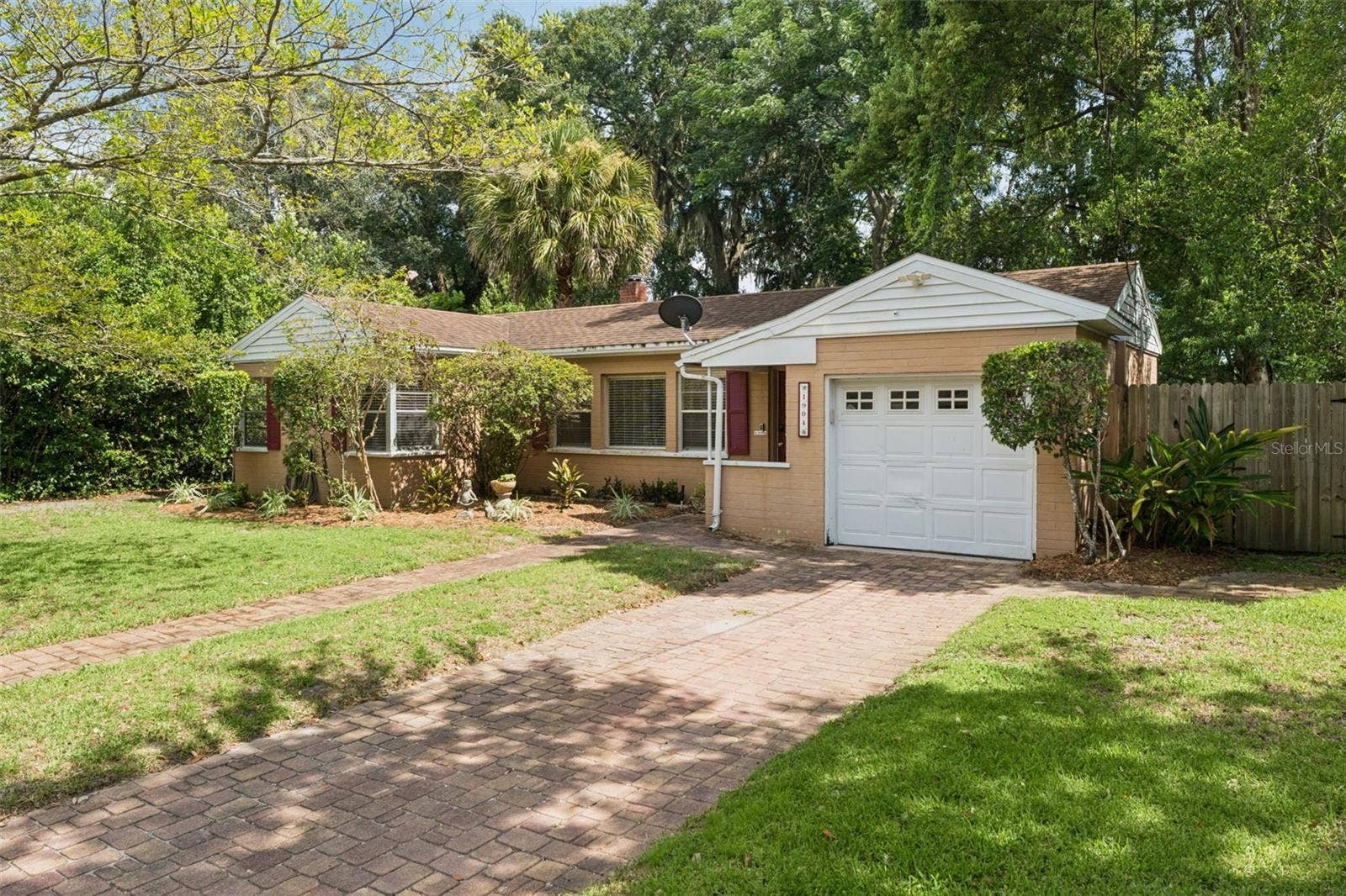 1904 VALENCIA ROAD, Orlando, FL 32803 Front Exterior