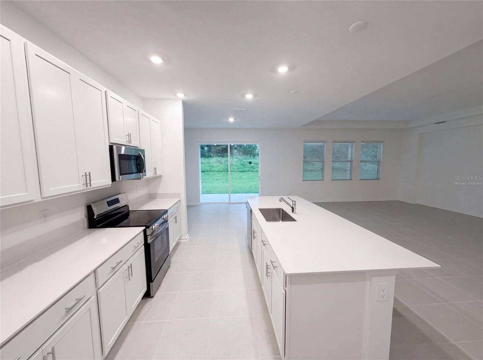 669 TUNDRA LOOP, Groveland, FL 34736 Virtually Staged