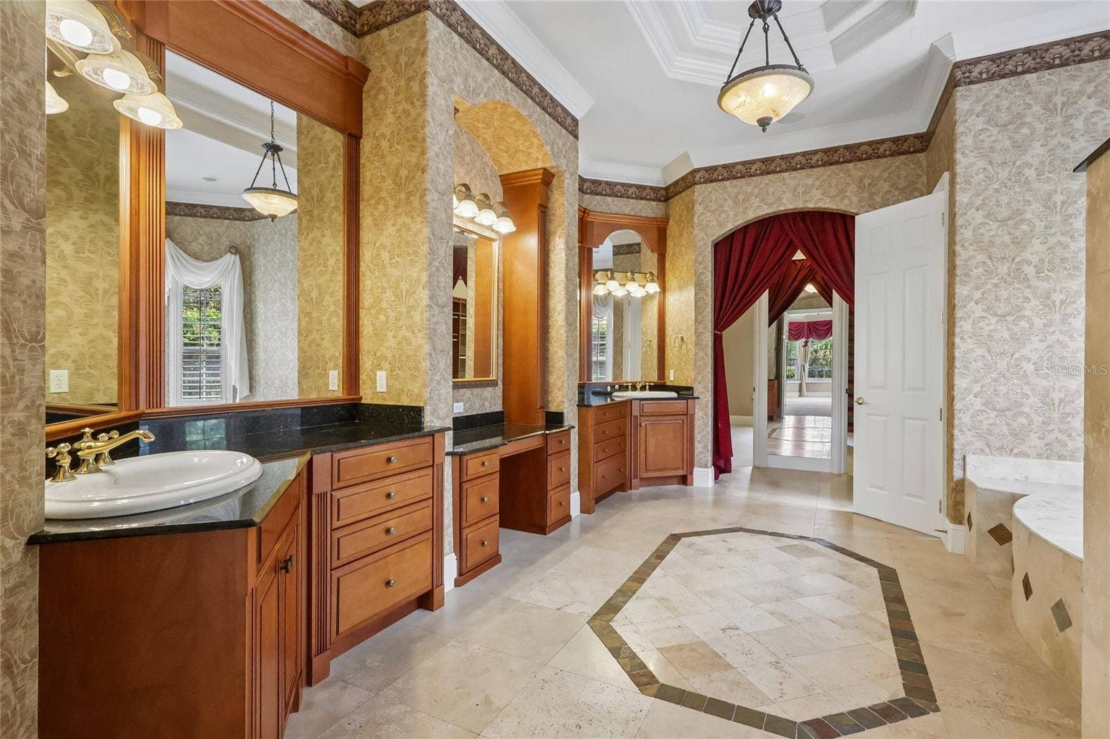 6102 S HAMPSHIRE CT, Windermere, FL 34786 6102 S HAMPSHIRE CT, Windermere, FL 34786
