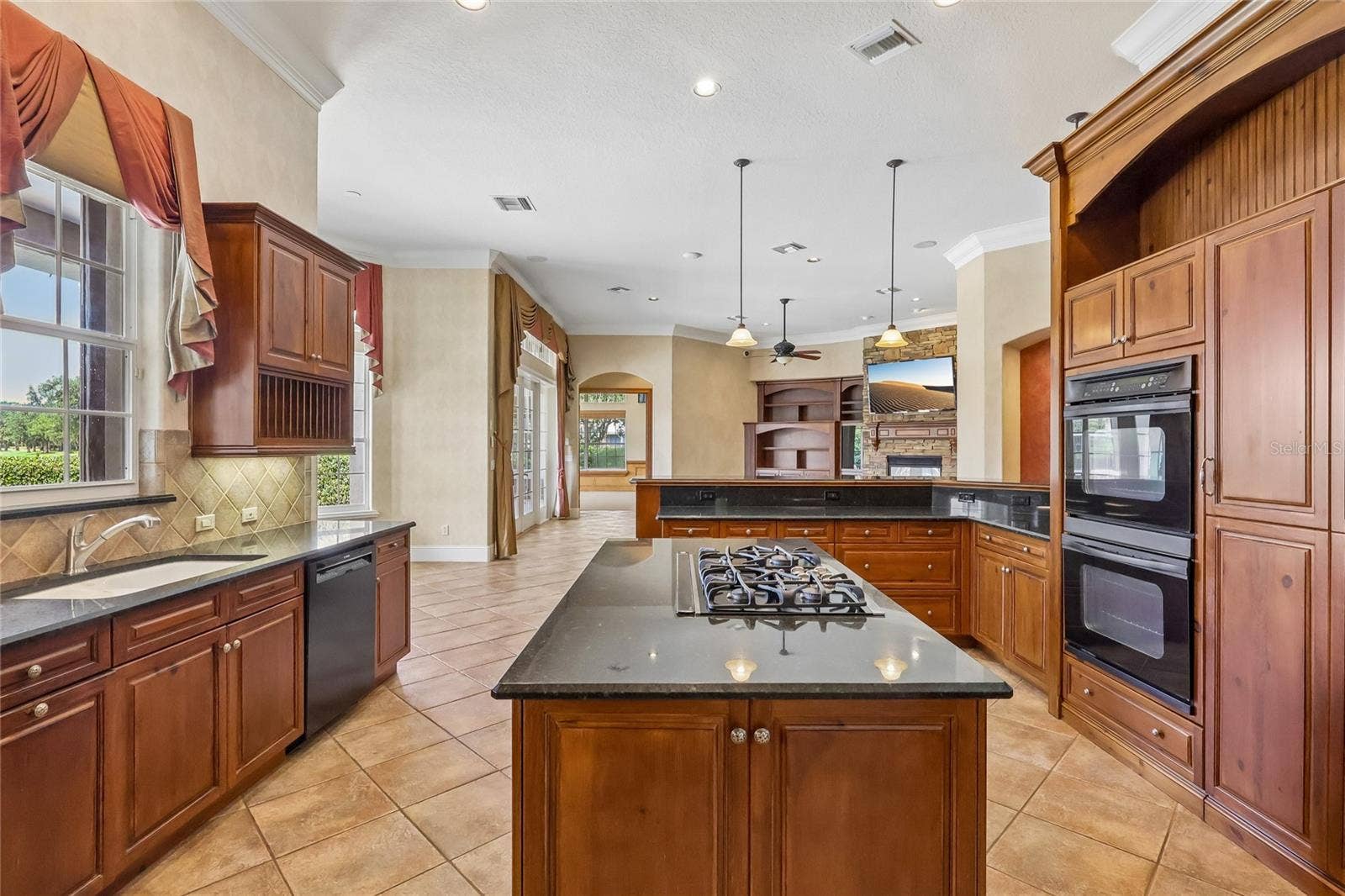 6102 S HAMPSHIRE CT, Windermere, FL 34786 6102 S HAMPSHIRE CT, Windermere, FL 34786