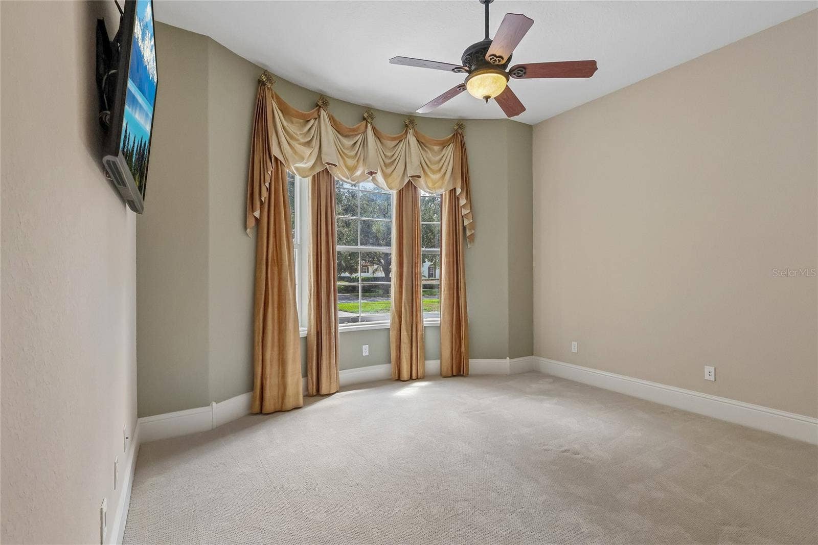 6102 S HAMPSHIRE CT, Windermere, FL 34786 6102 S HAMPSHIRE CT, Windermere, FL 34786