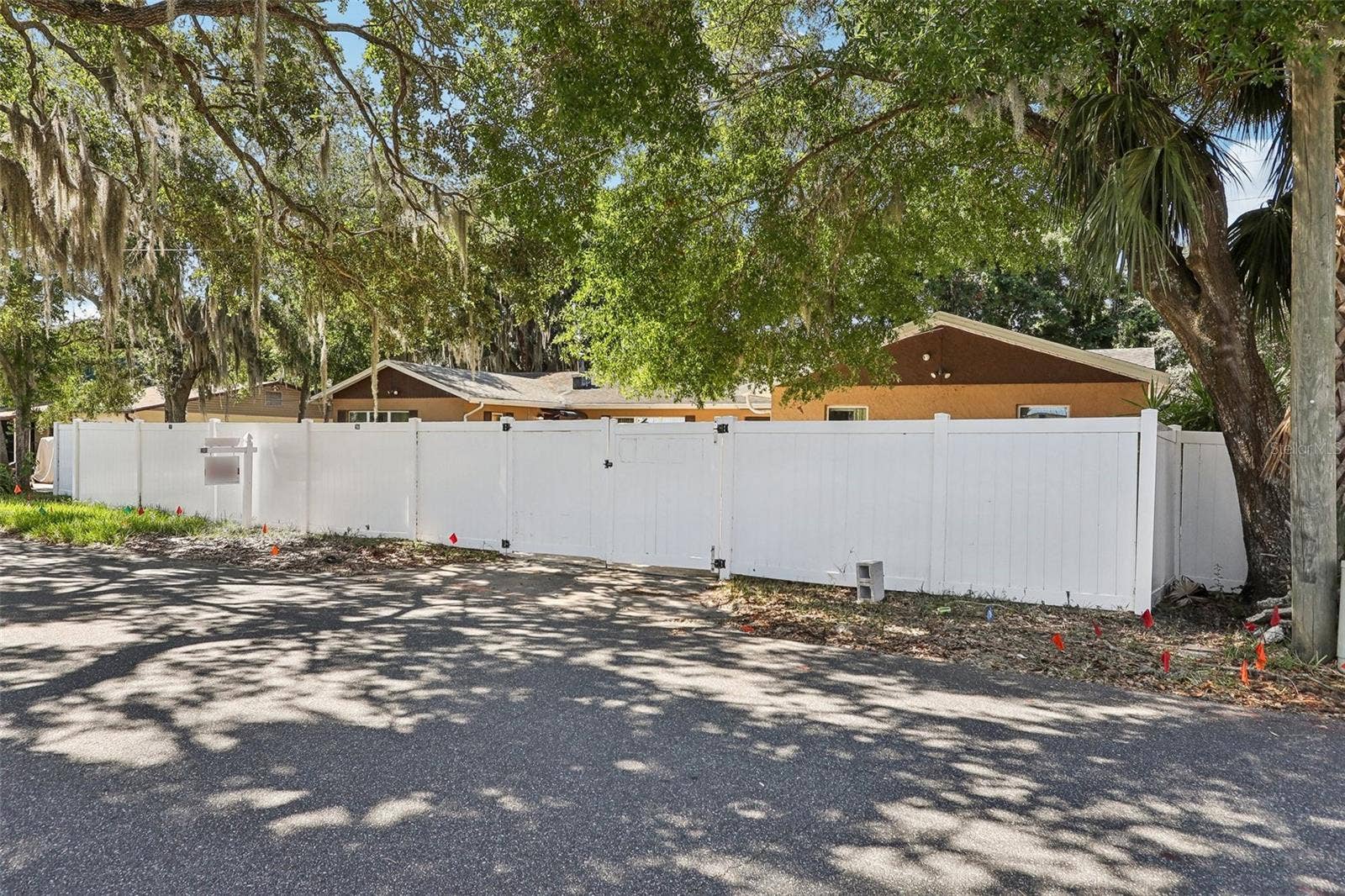 201 ROSEFIELD AVENUE, Leesburg, FL 34748