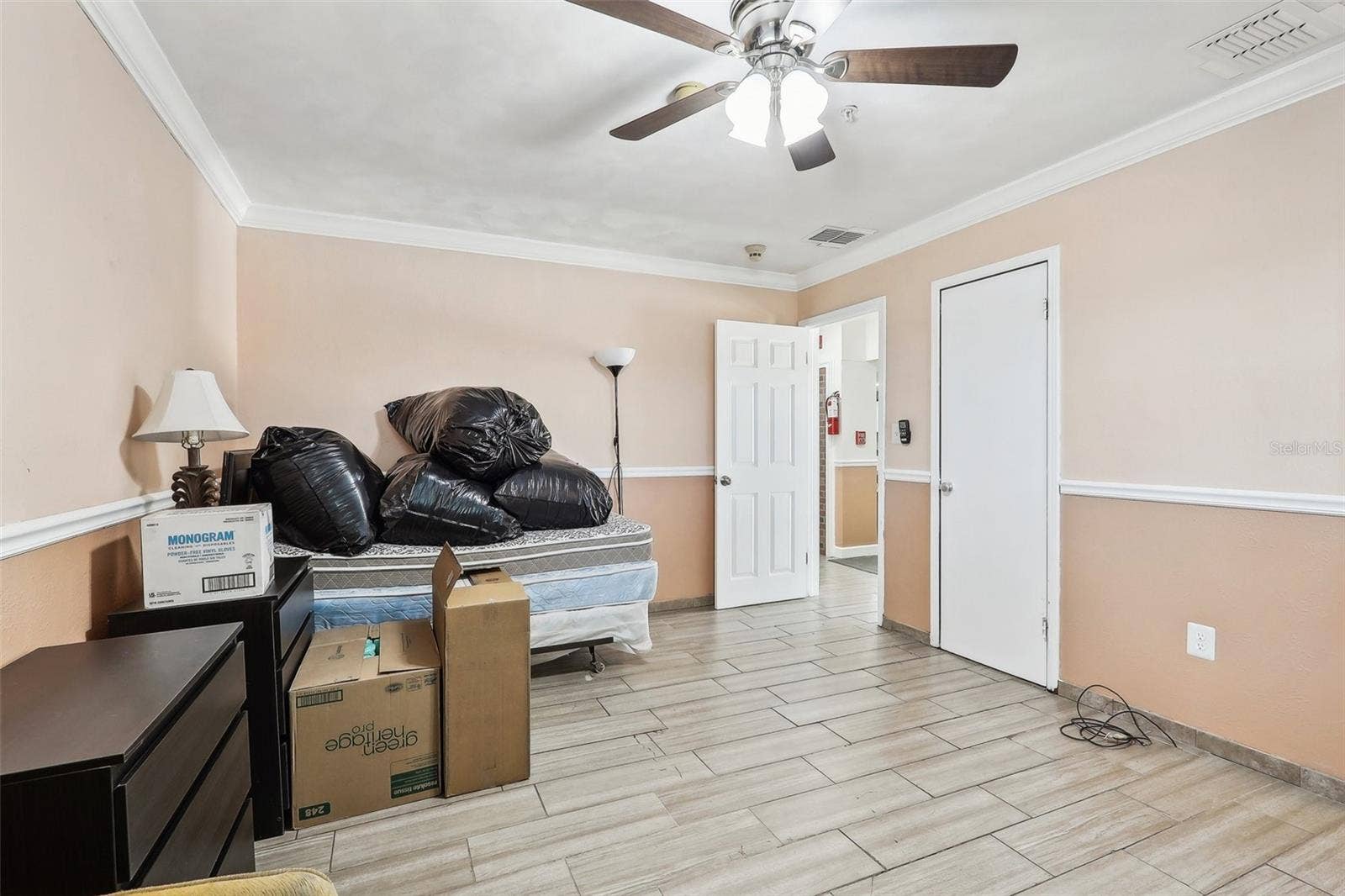 201 ROSEFIELD AVENUE, Leesburg, FL 34748