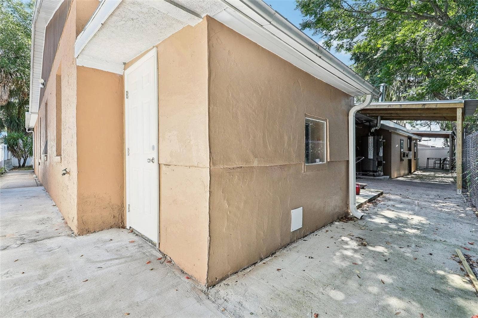201 ROSEFIELD AVENUE, Leesburg, FL 34748