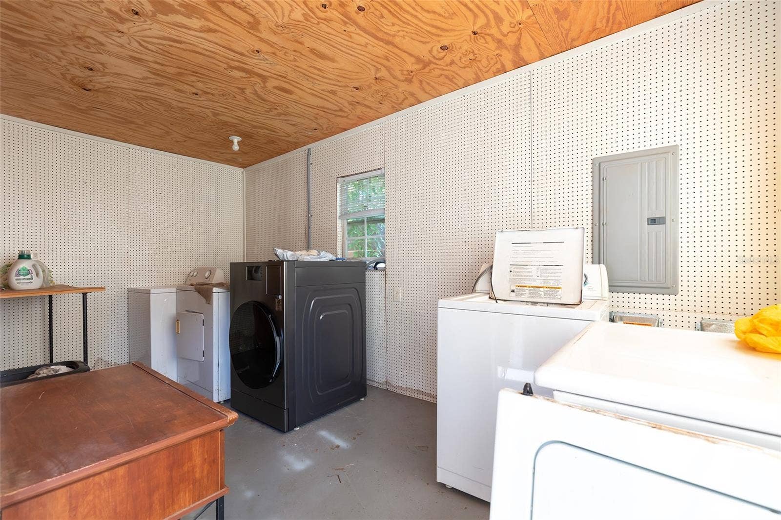 220 N ADELLE AVENUE, Deland, FL 32720