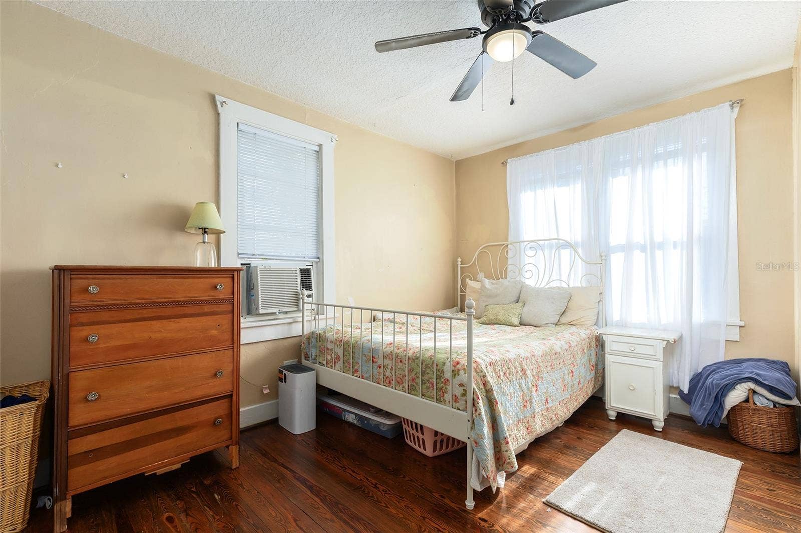 220 N ADELLE AVENUE, Deland, FL 32720