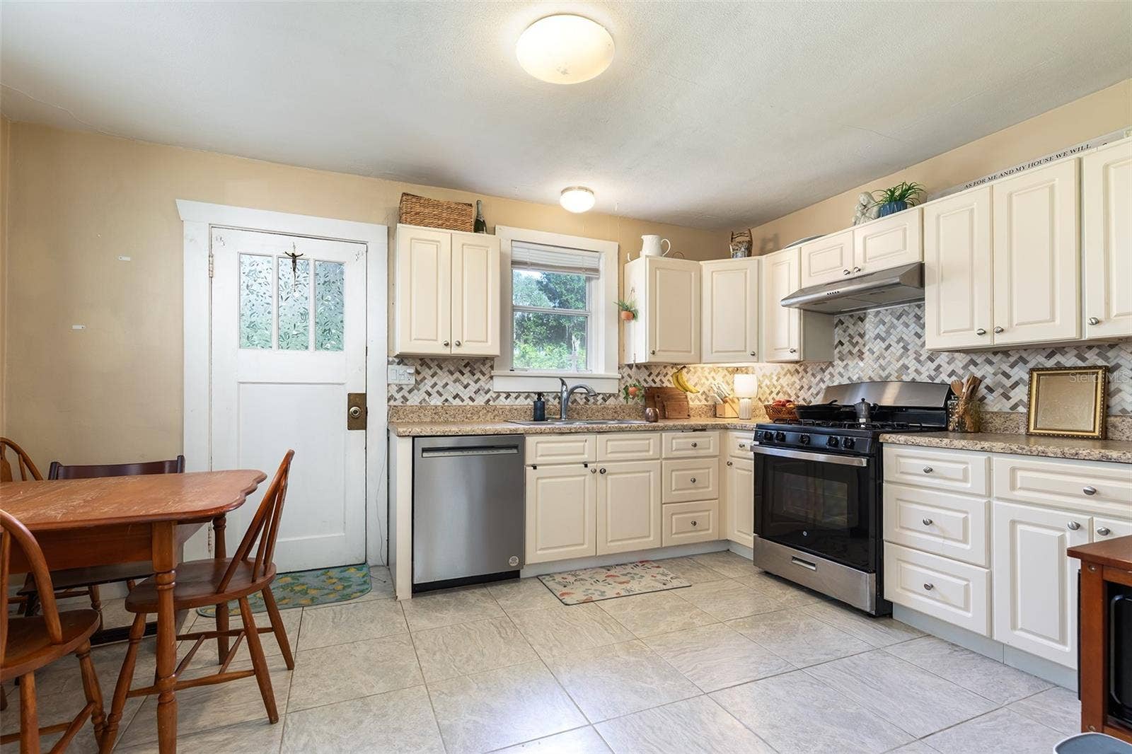 220 N ADELLE AVENUE, Deland, FL 32720