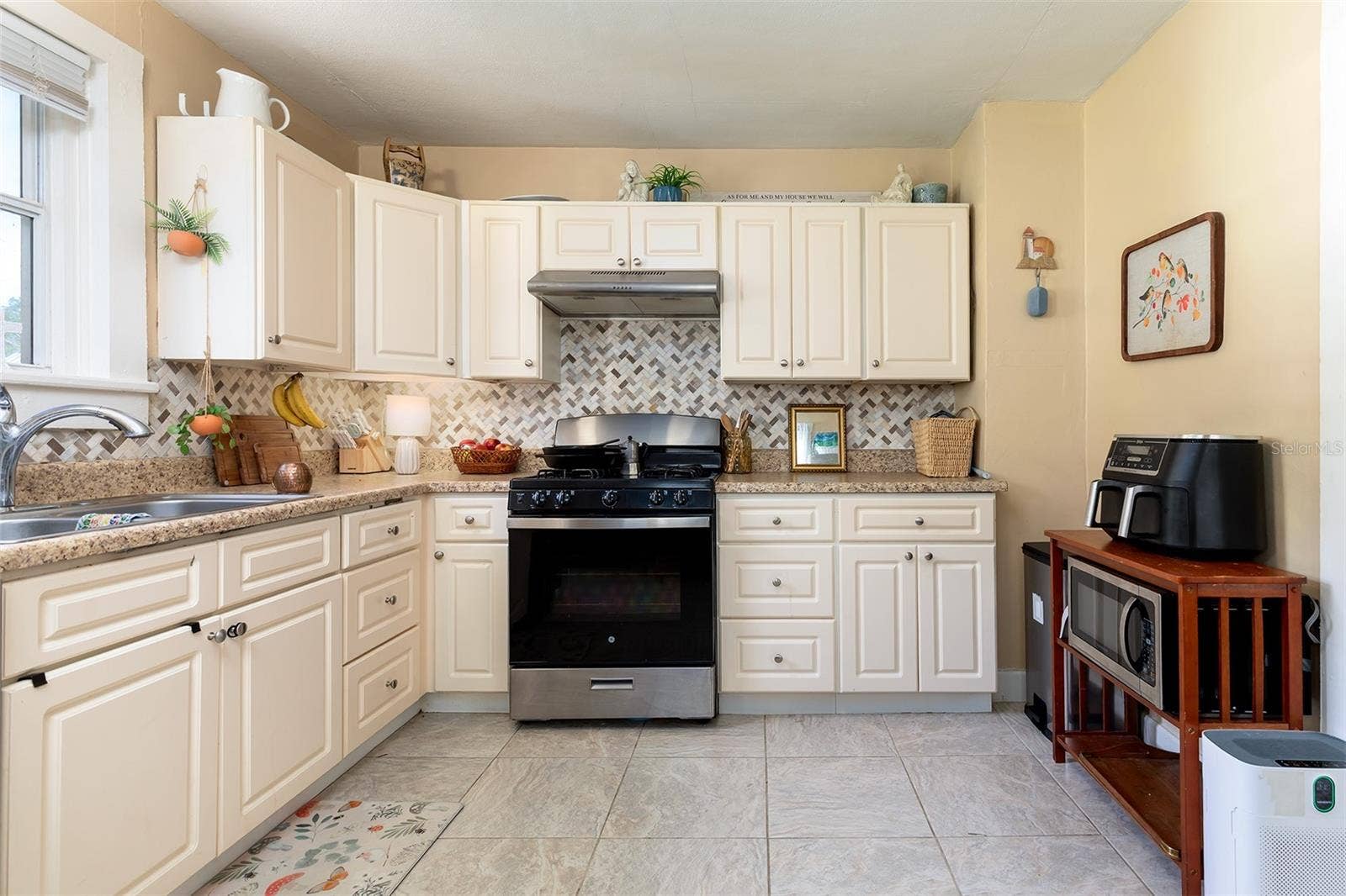 220 N ADELLE AVENUE, Deland, FL 32720