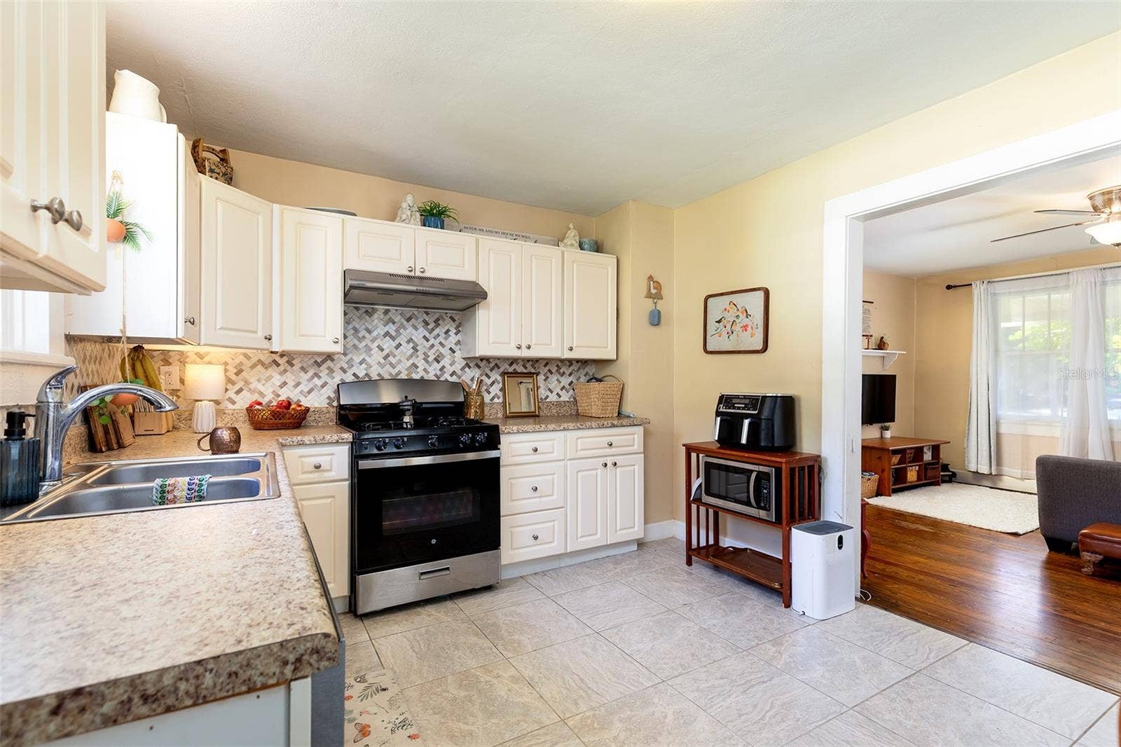 220 N ADELLE AVENUE, Deland, FL 32720