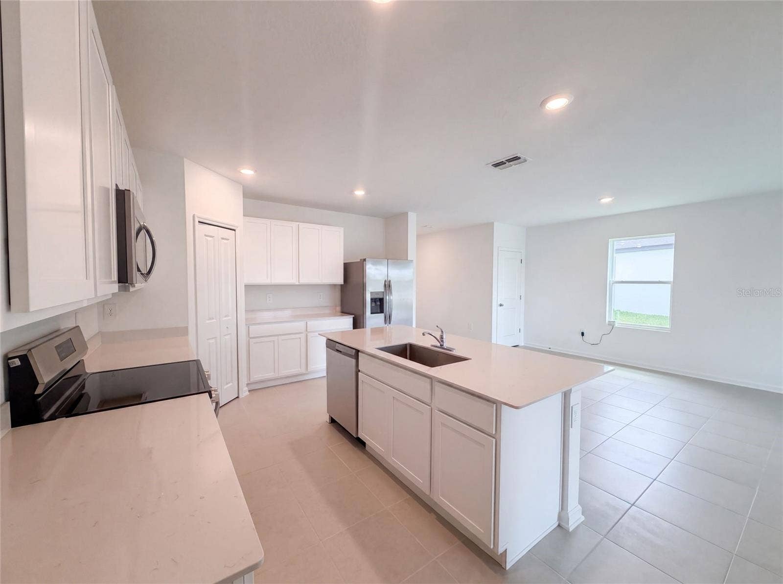 4373 RIVER BEACON BOULEVARD, Davenport, FL 33837