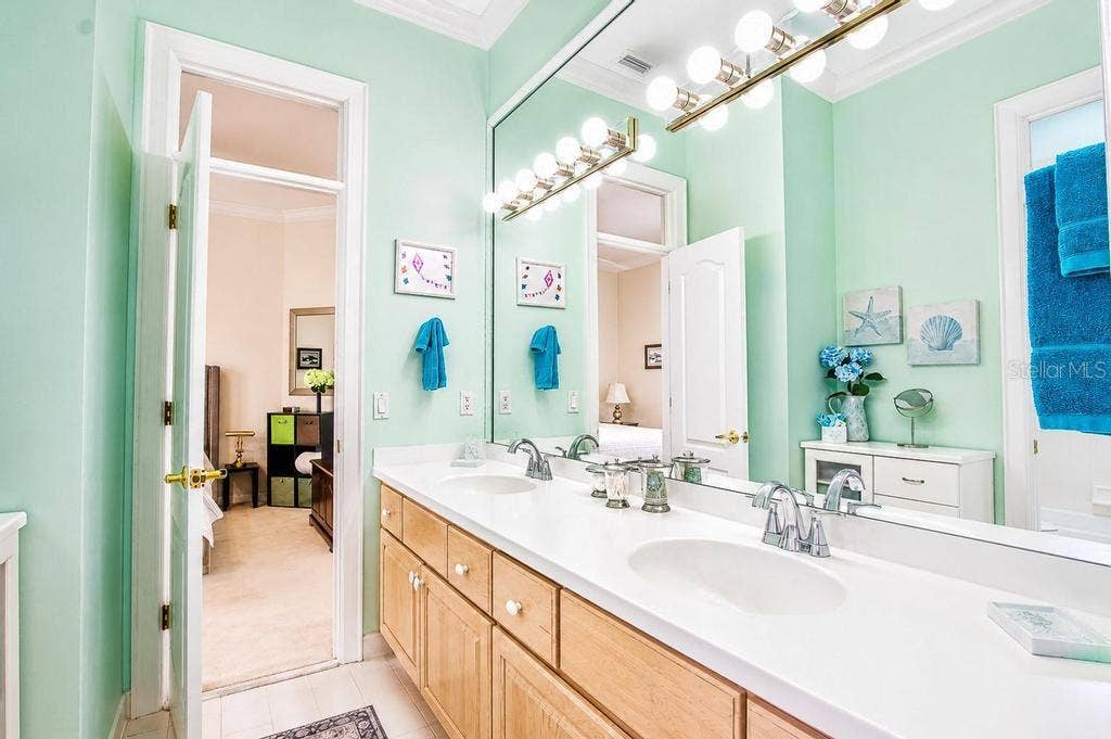 9606 CAMBERLEY CIRCLE, Orlando, FL 32836