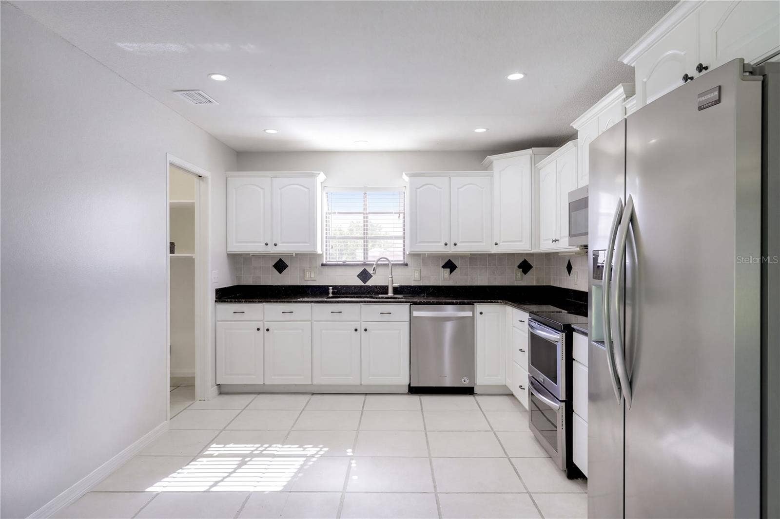 954 NIBLICK DRIVE, Casselberry, FL 32707 Kitchen