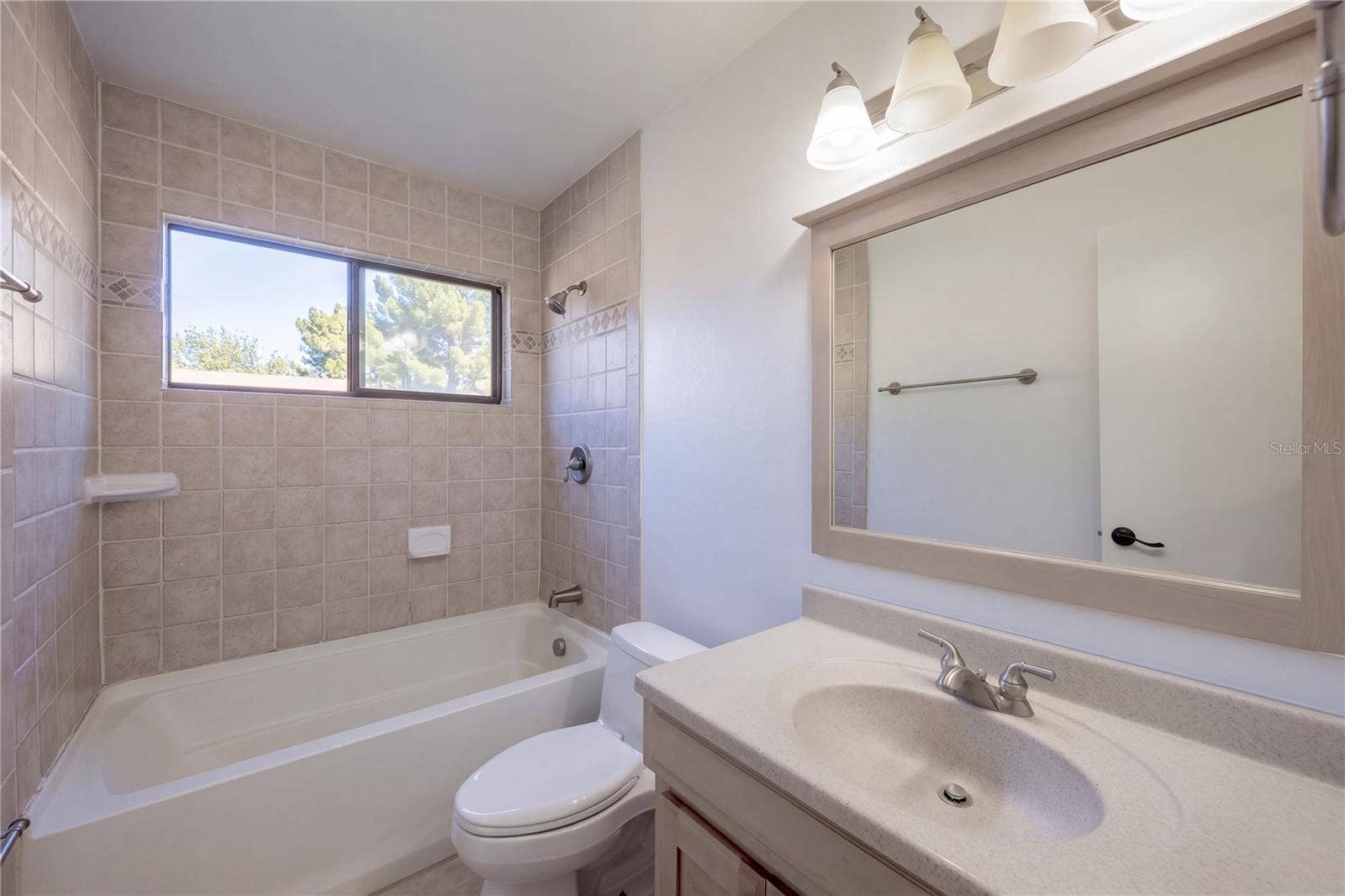 954 NIBLICK DRIVE, Casselberry, FL 32707 Main Bathroom
