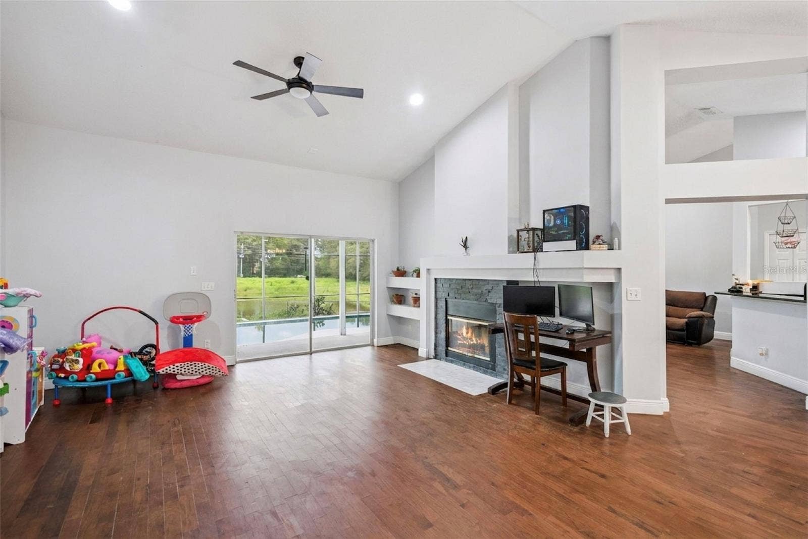 806 OAK FOREST COURT, Deland, FL 32724 806 OAK FOREST COURT, Deland, FL 32724