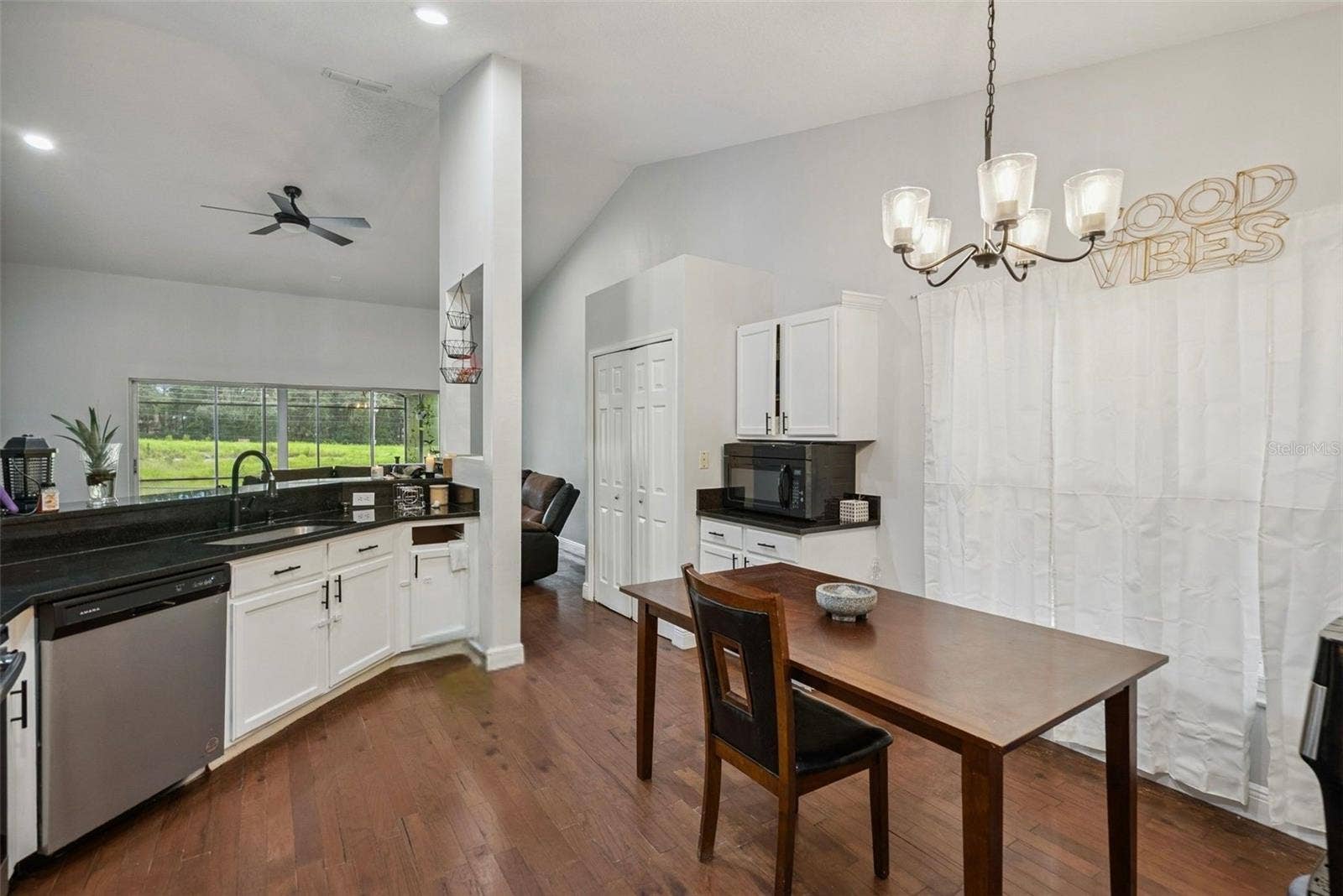 806 OAK FOREST COURT, Deland, FL 32724 806 OAK FOREST COURT, Deland, FL 32724
