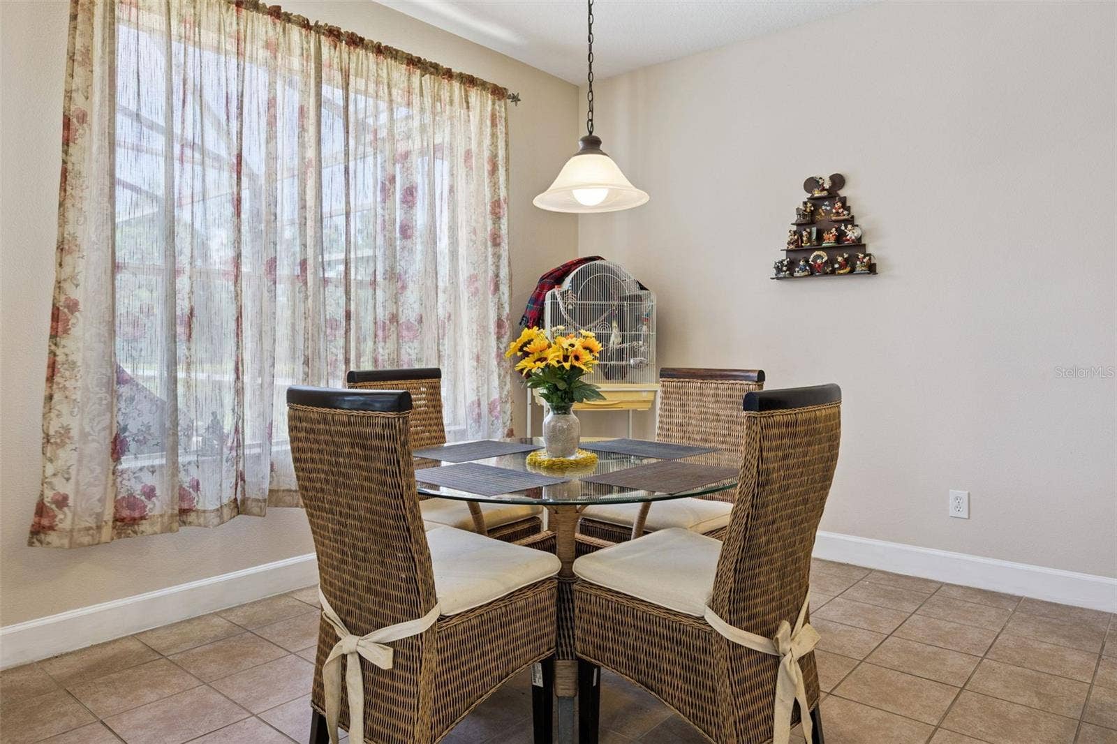 2040 HAWKS LANDING DRIVE, Orlando, FL 32820 2040 HAWKS LANDING DRIVE, Orlando, FL 32820