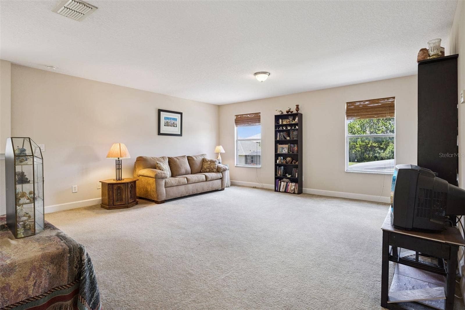 2040 HAWKS LANDING DRIVE, Orlando, FL 32820 2040 HAWKS LANDING DRIVE, Orlando, FL 32820