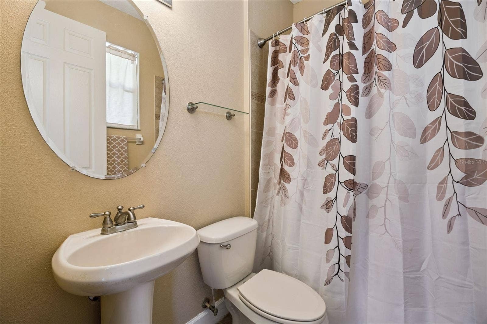 2040 HAWKS LANDING DRIVE, Orlando, FL 32820 2040 HAWKS LANDING DRIVE, Orlando, FL 32820