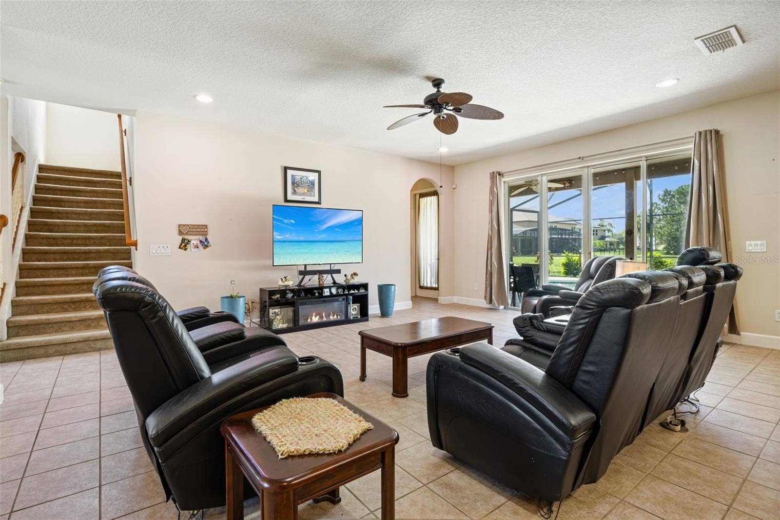 2040 HAWKS LANDING DRIVE, Orlando, FL 32820 2040 HAWKS LANDING DRIVE, Orlando, FL 32820
