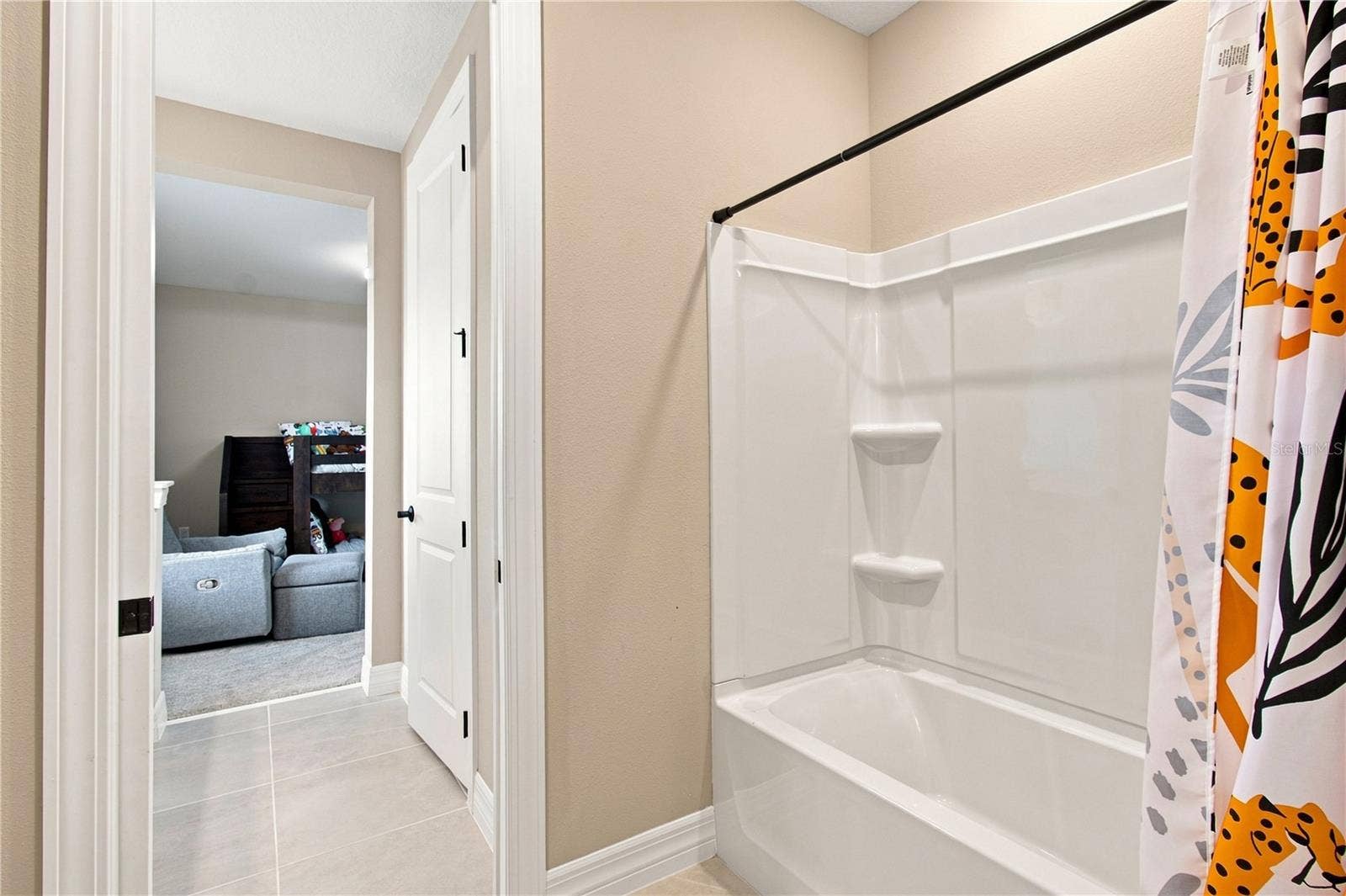 4817 FAIR WINDS COURT, Winter Garden, FL 34787 4817 FAIR WINDS COURT, Winter Garden, FL 34787