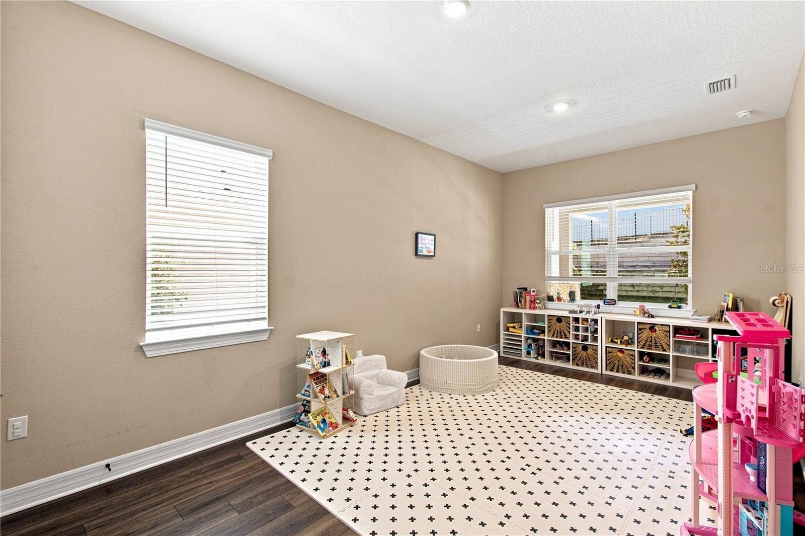 4817 FAIR WINDS COURT, Winter Garden, FL 34787 4817 FAIR WINDS COURT, Winter Garden, FL 34787
