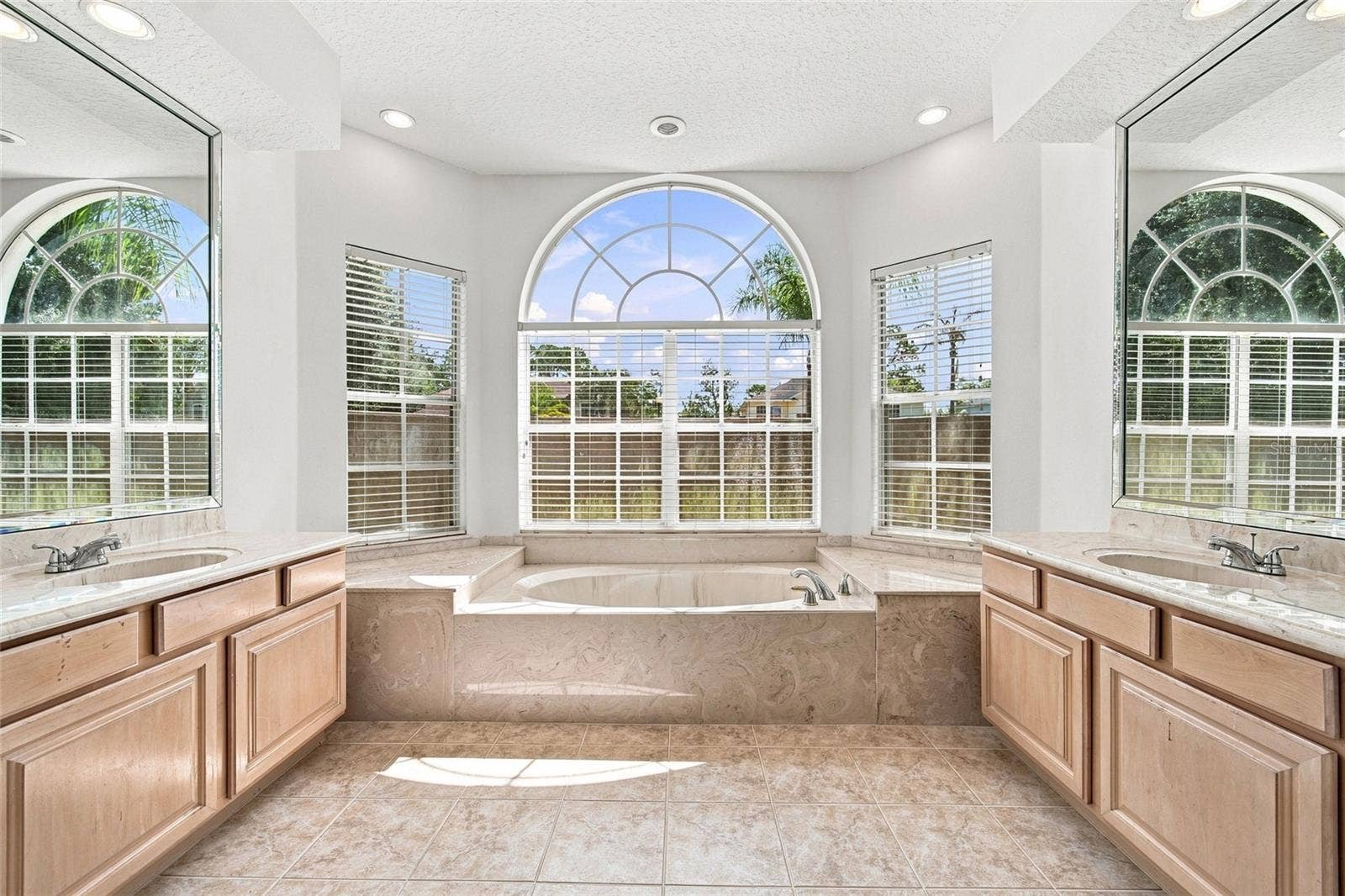 10008 CANOPY TREE COURT, Orlando, FL 32836 Master Bathroom