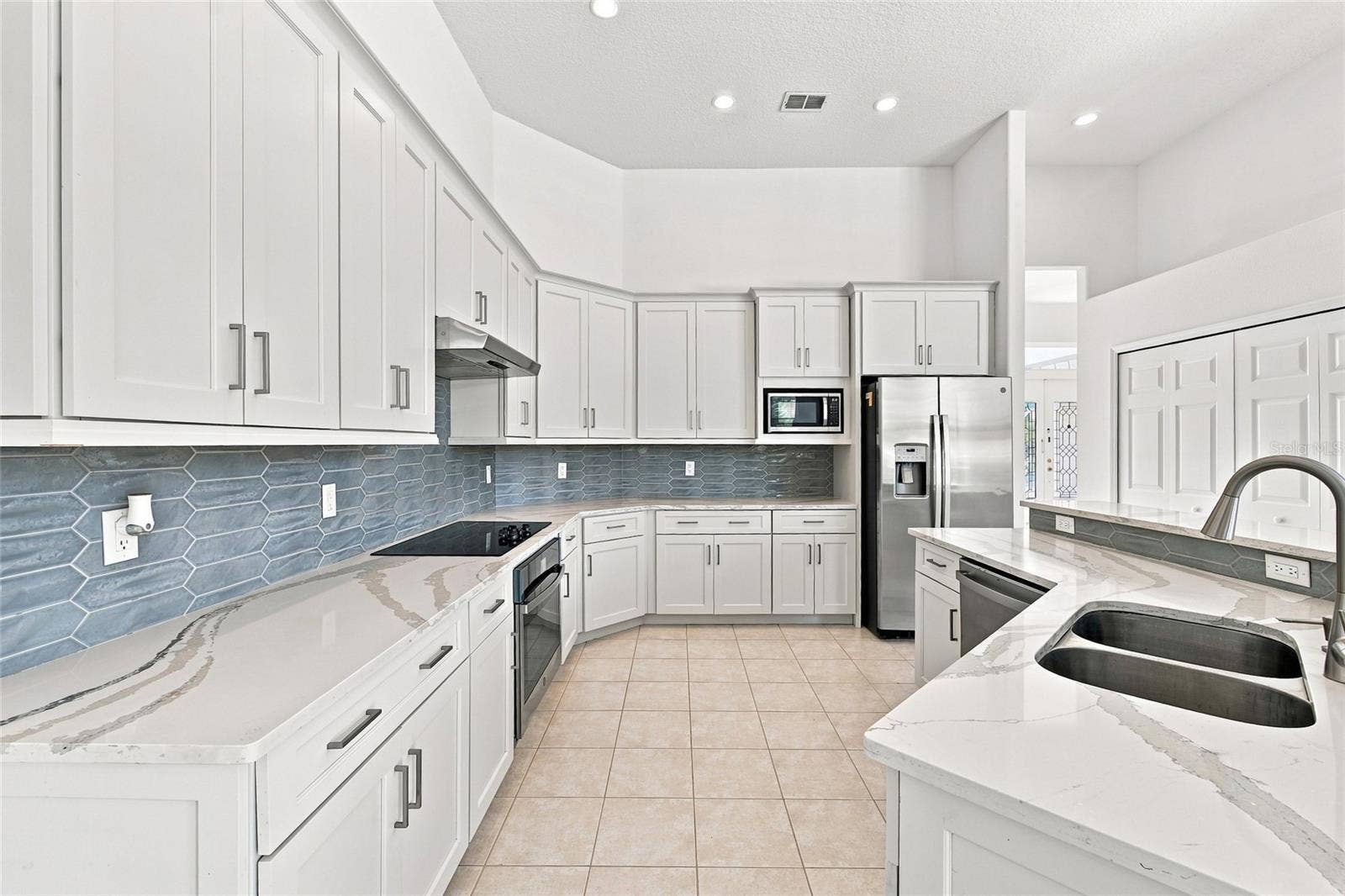 10008 CANOPY TREE COURT, Orlando, FL 32836 Kitchen