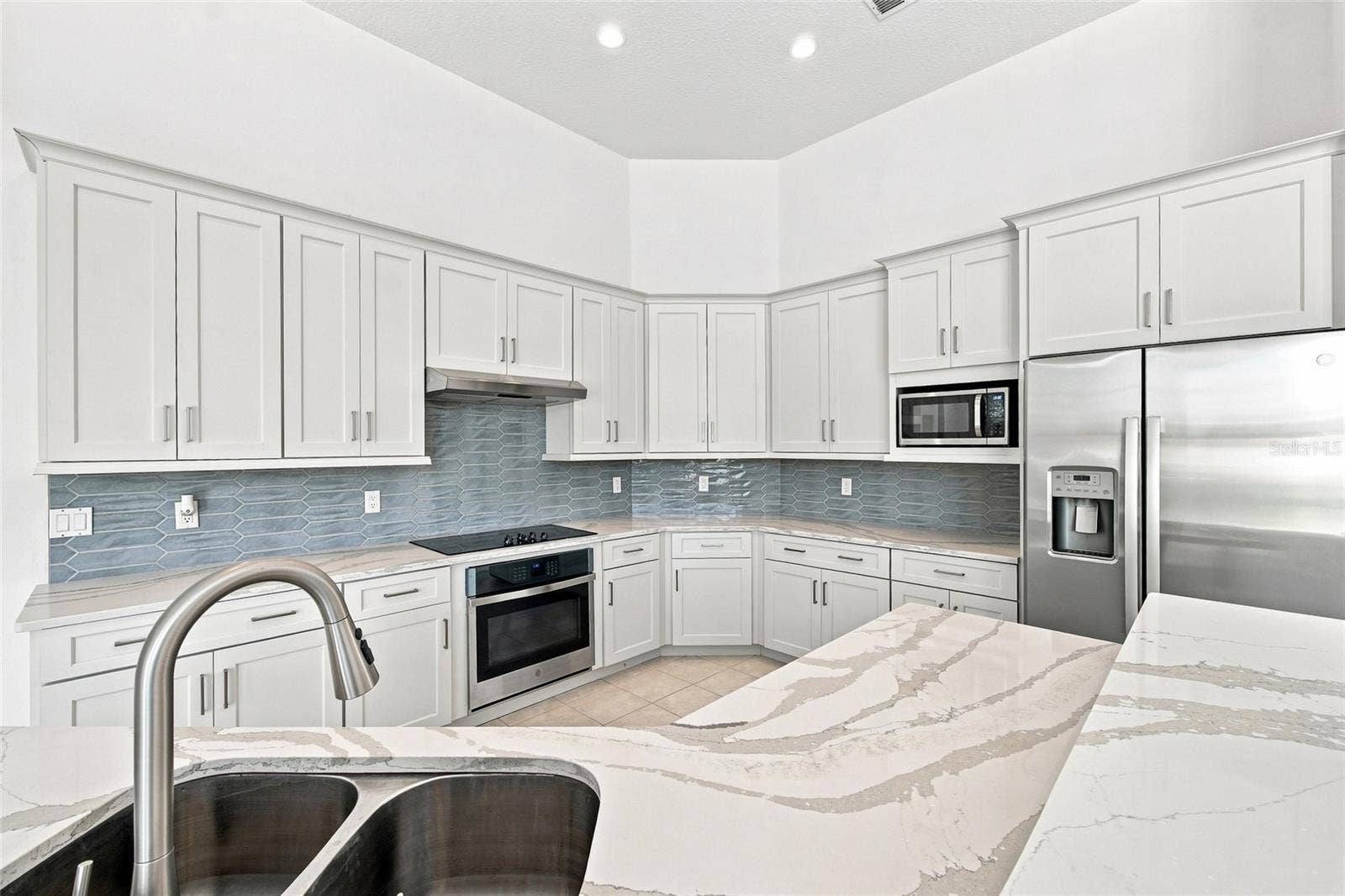 10008 CANOPY TREE COURT, Orlando, FL 32836 Kitchen