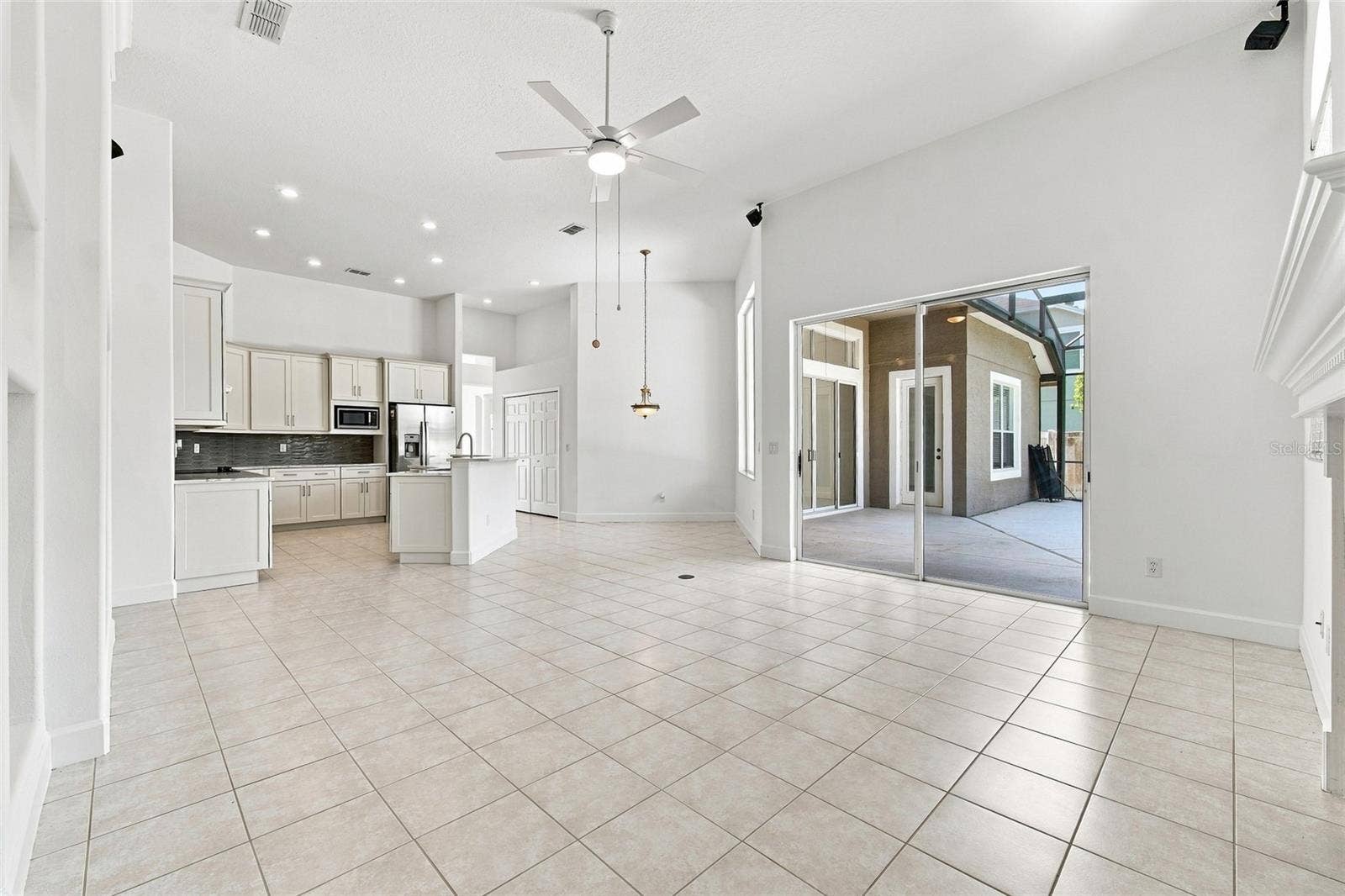 10008 CANOPY TREE COURT, Orlando, FL 32836 Kitchen/Breakfast area