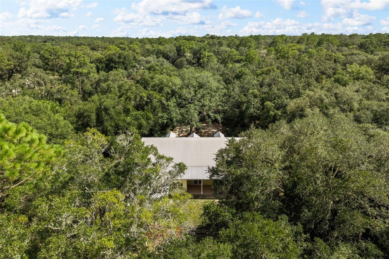 1685 MANOR WAY, Deland, FL 32720 1685 MANOR WAY, Deland, FL 32720