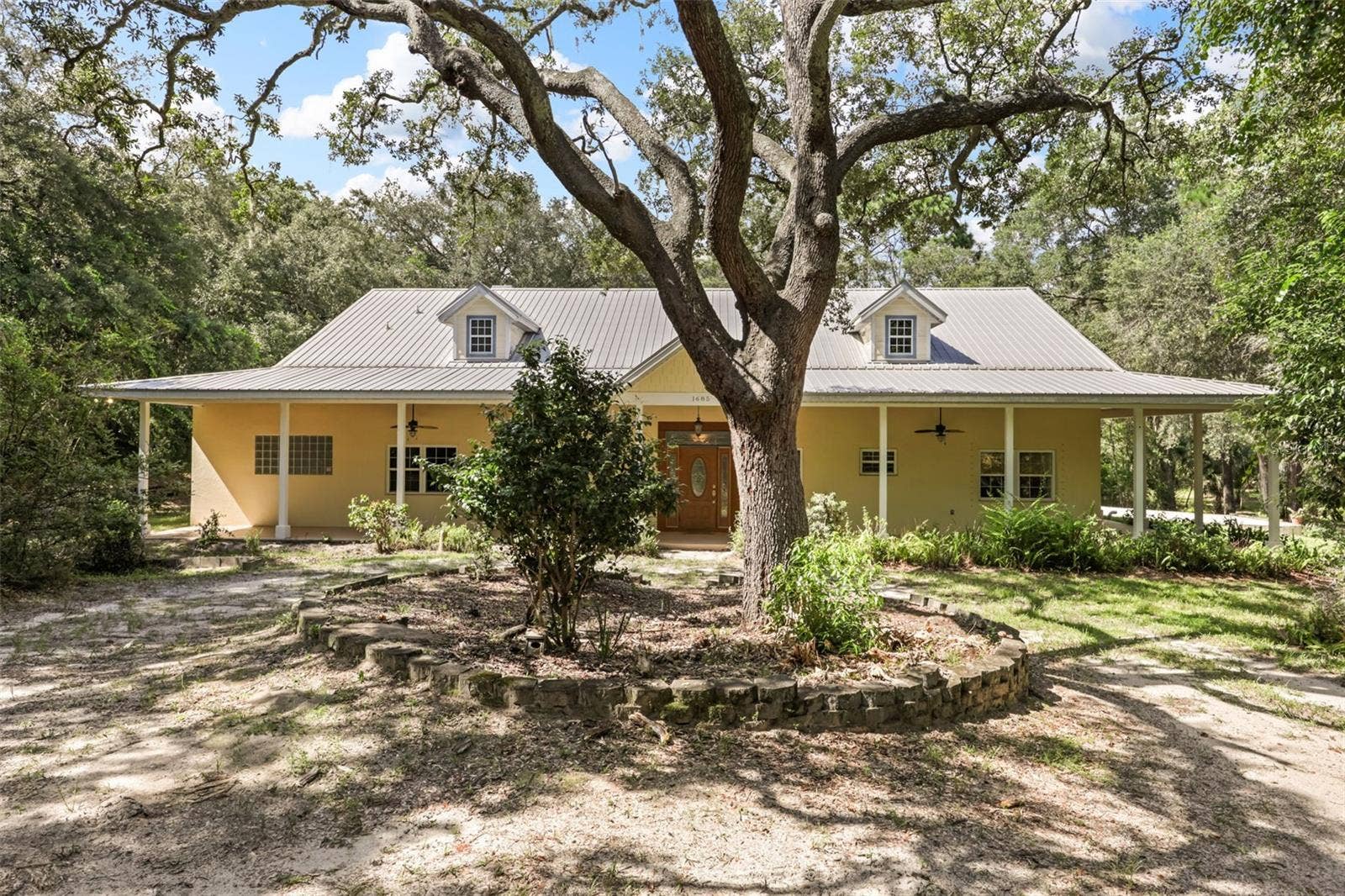 1685 MANOR WAY, Deland, FL 32720 1685 MANOR WAY, Deland, FL 32720