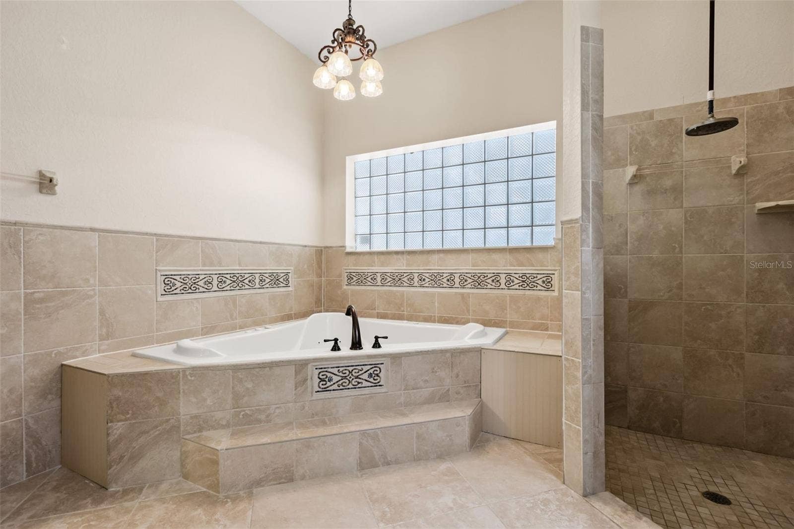1685 MANOR WAY, Deland, FL 32720 1685 MANOR WAY, Deland, FL 32720
