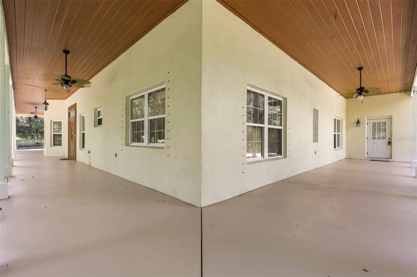 1685 MANOR WAY, Deland, FL 32720 1685 MANOR WAY, Deland, FL 32720